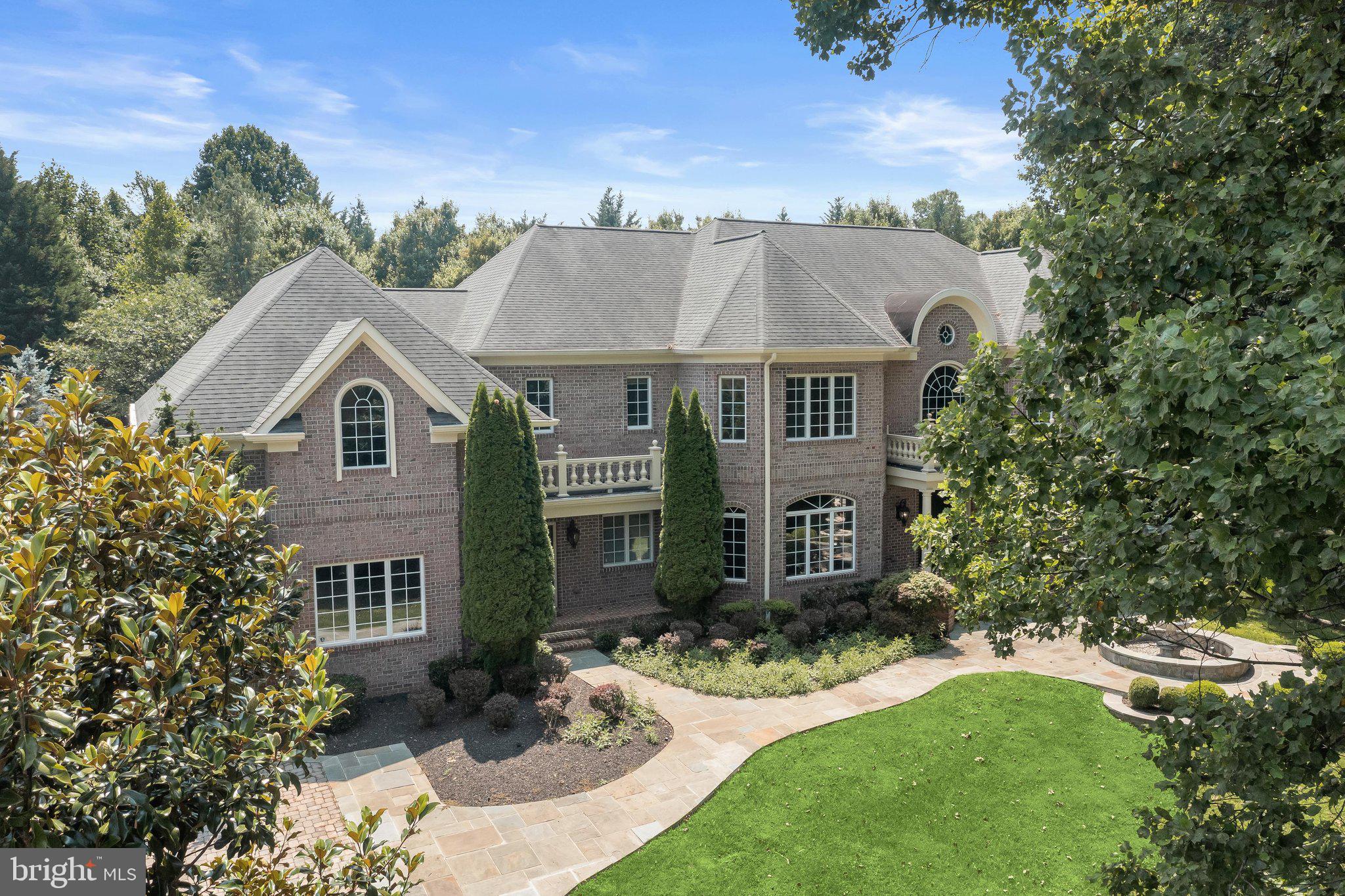 11616 MIRROR POND COURT