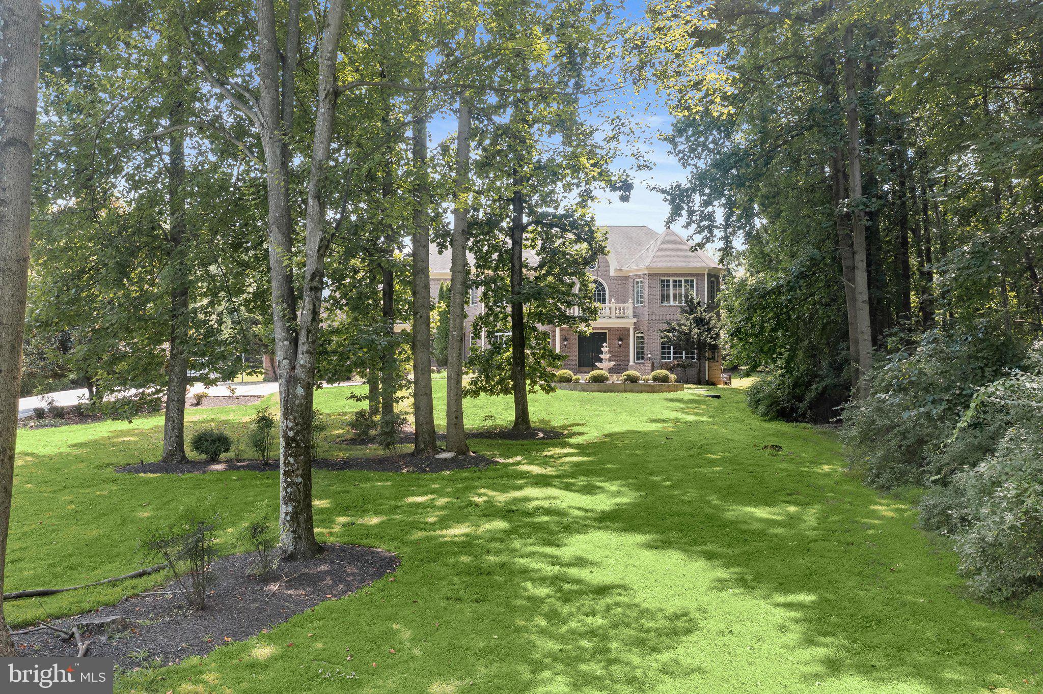 11616 MIRROR POND COURT