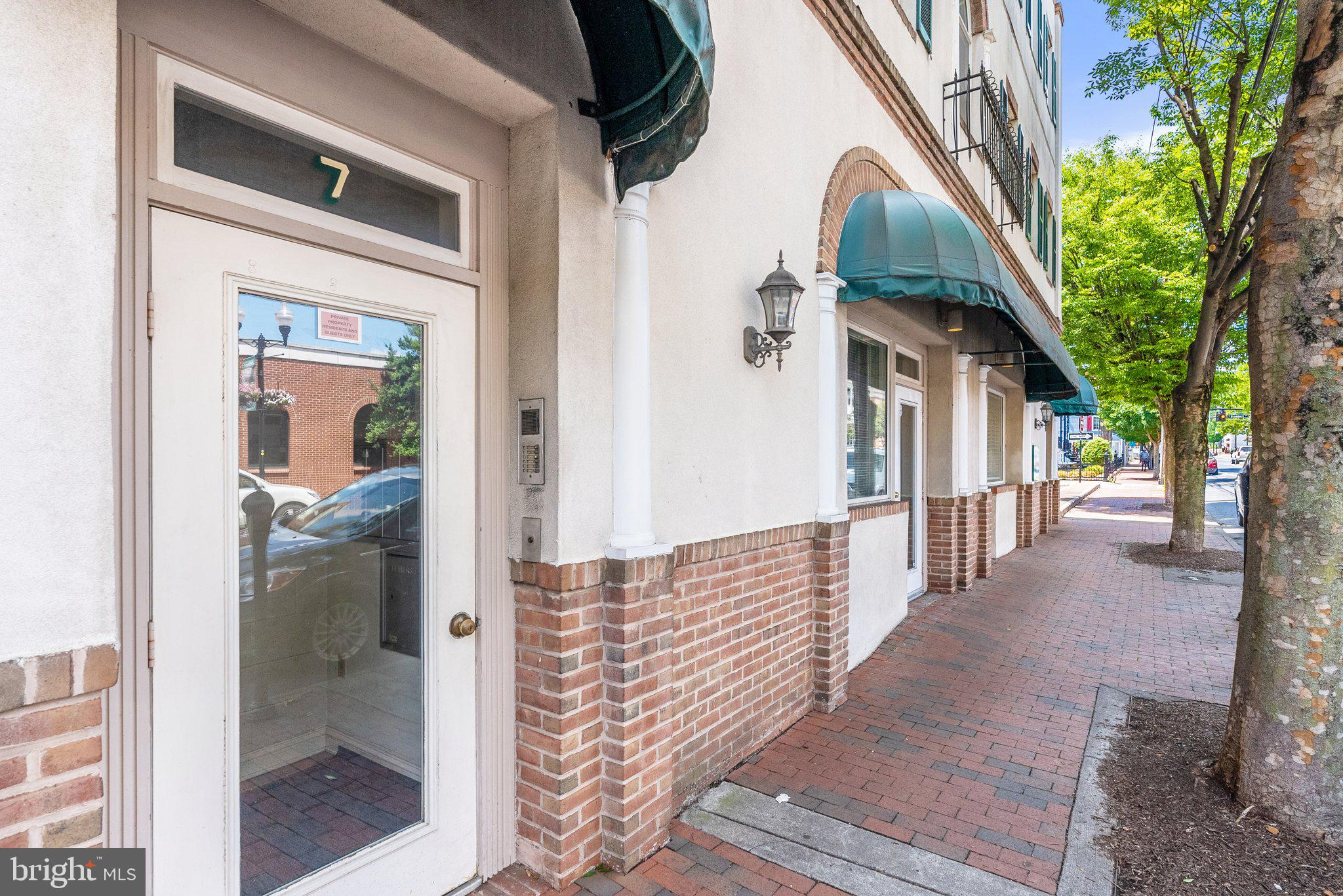 HISTORIC DOWNTOWN WINCHESTER - Residential Lease