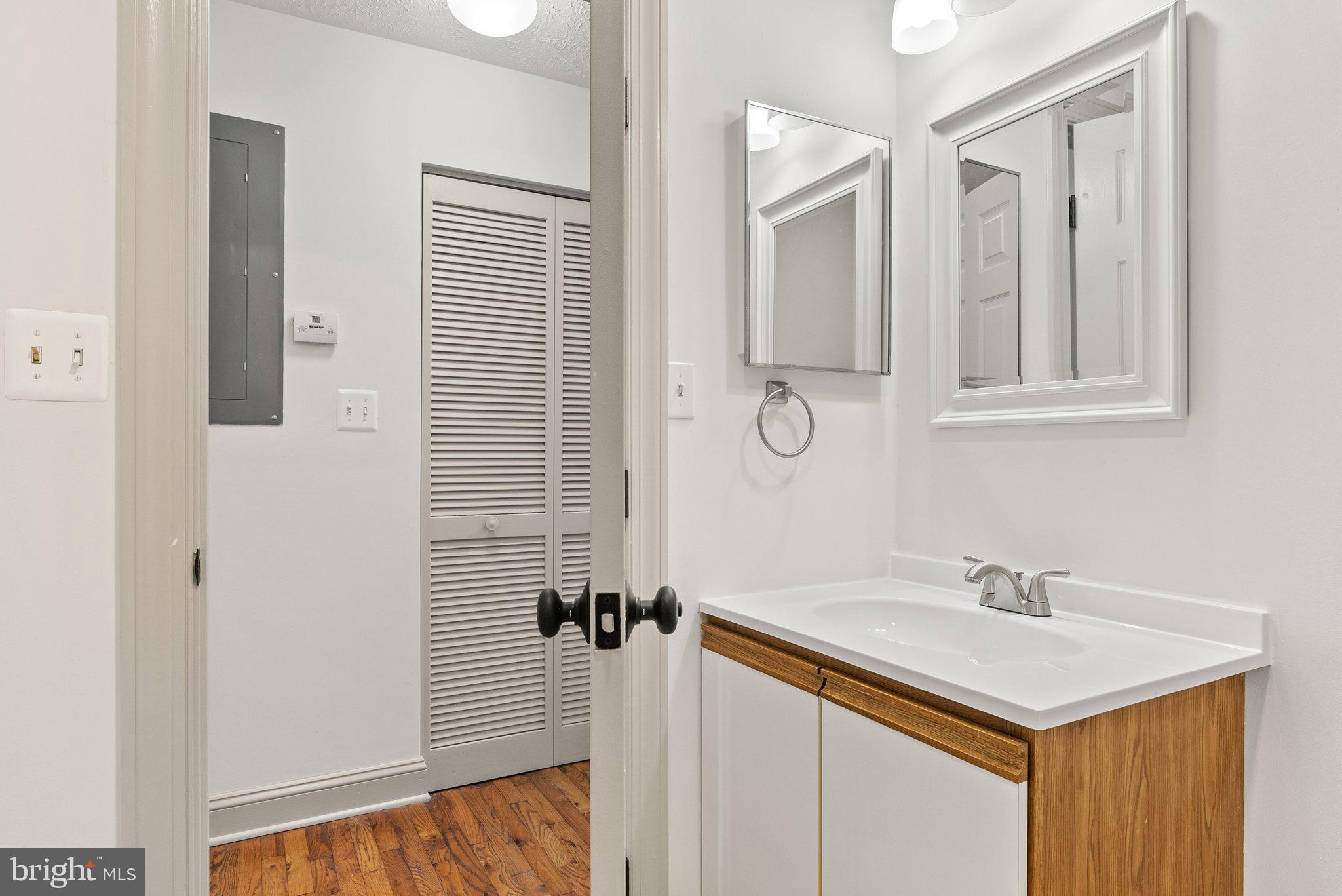 HISTORIC DOWNTOWN WINCHESTER - Residential Lease