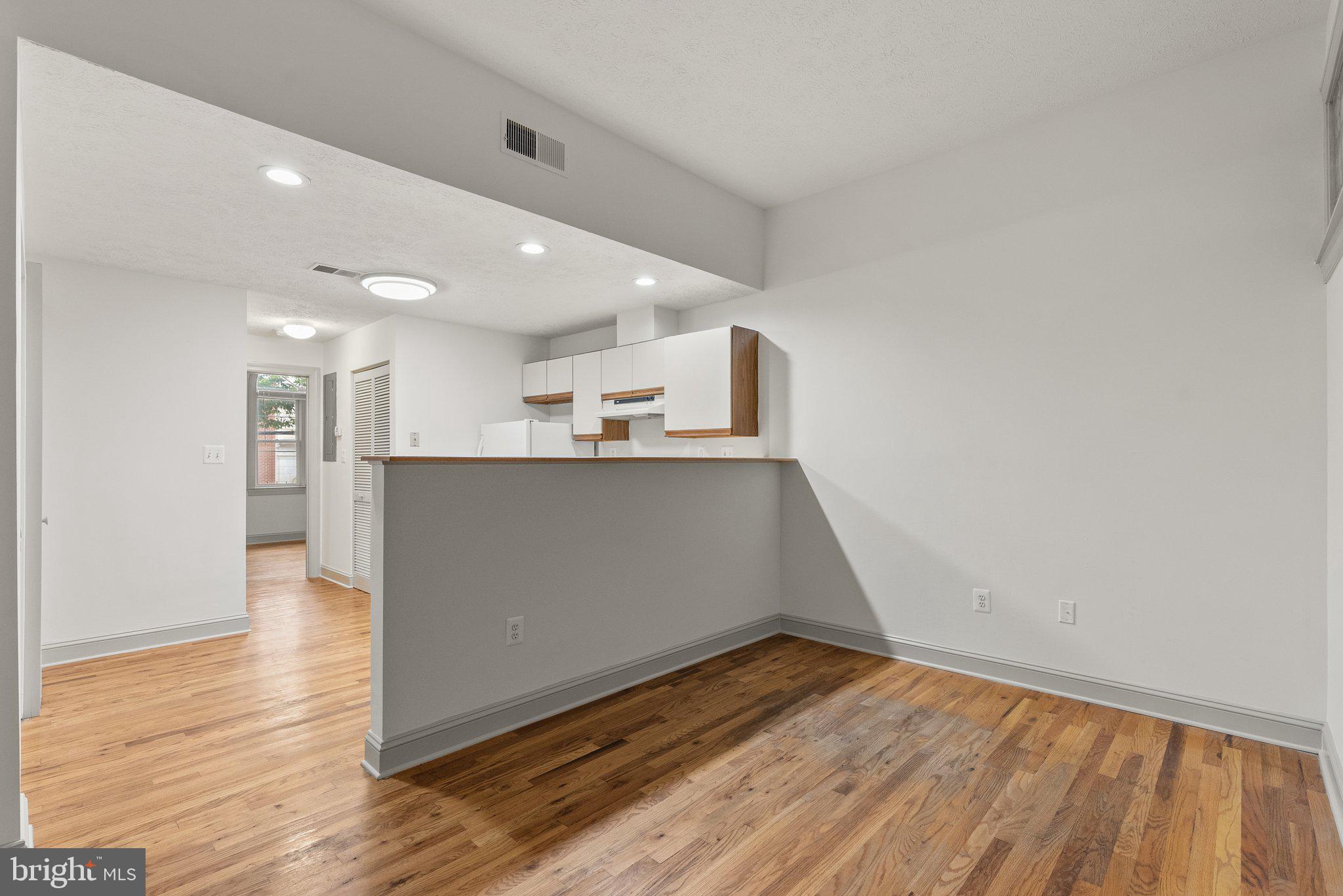 HISTORIC DOWNTOWN WINCHESTER - Residential Lease