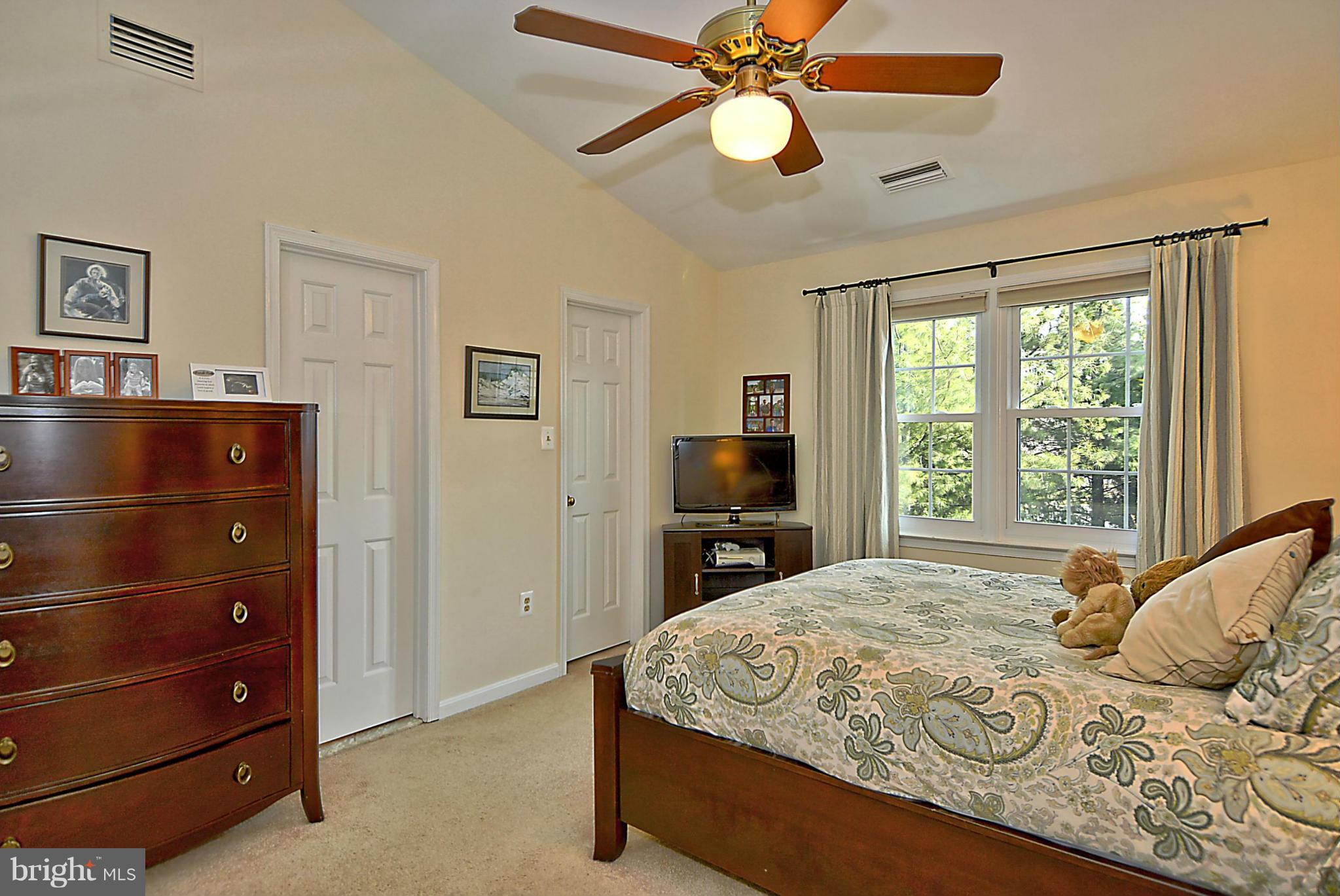 LIFESTYLE AT SULLY STATION - Residential