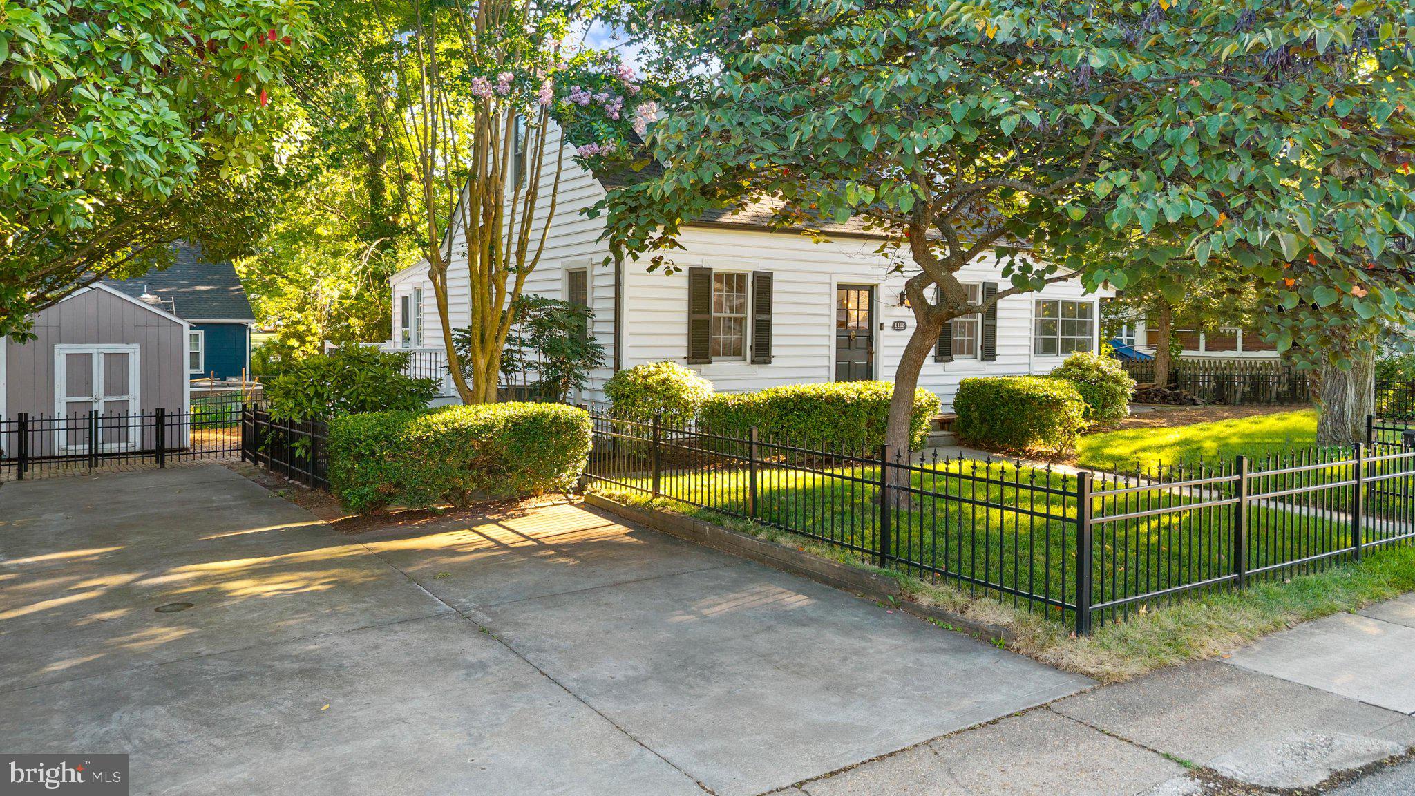 1105 VAN BUREN STREET