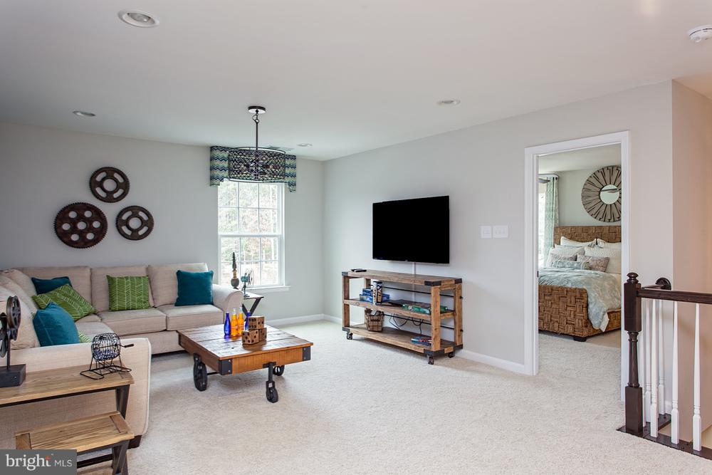 MANOR OAKS - Residential