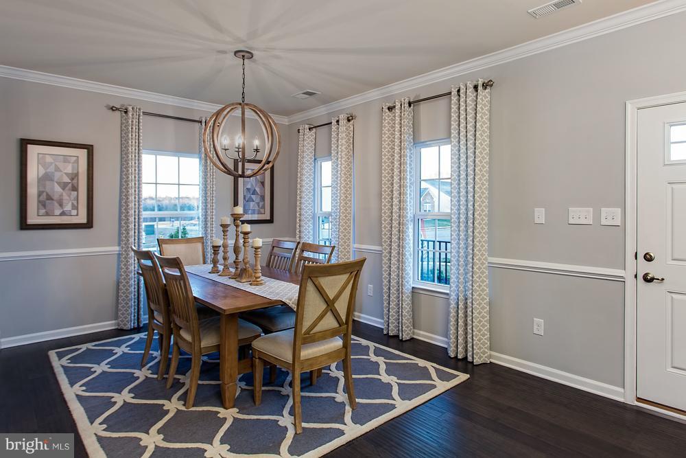 MANOR OAKS - Residential