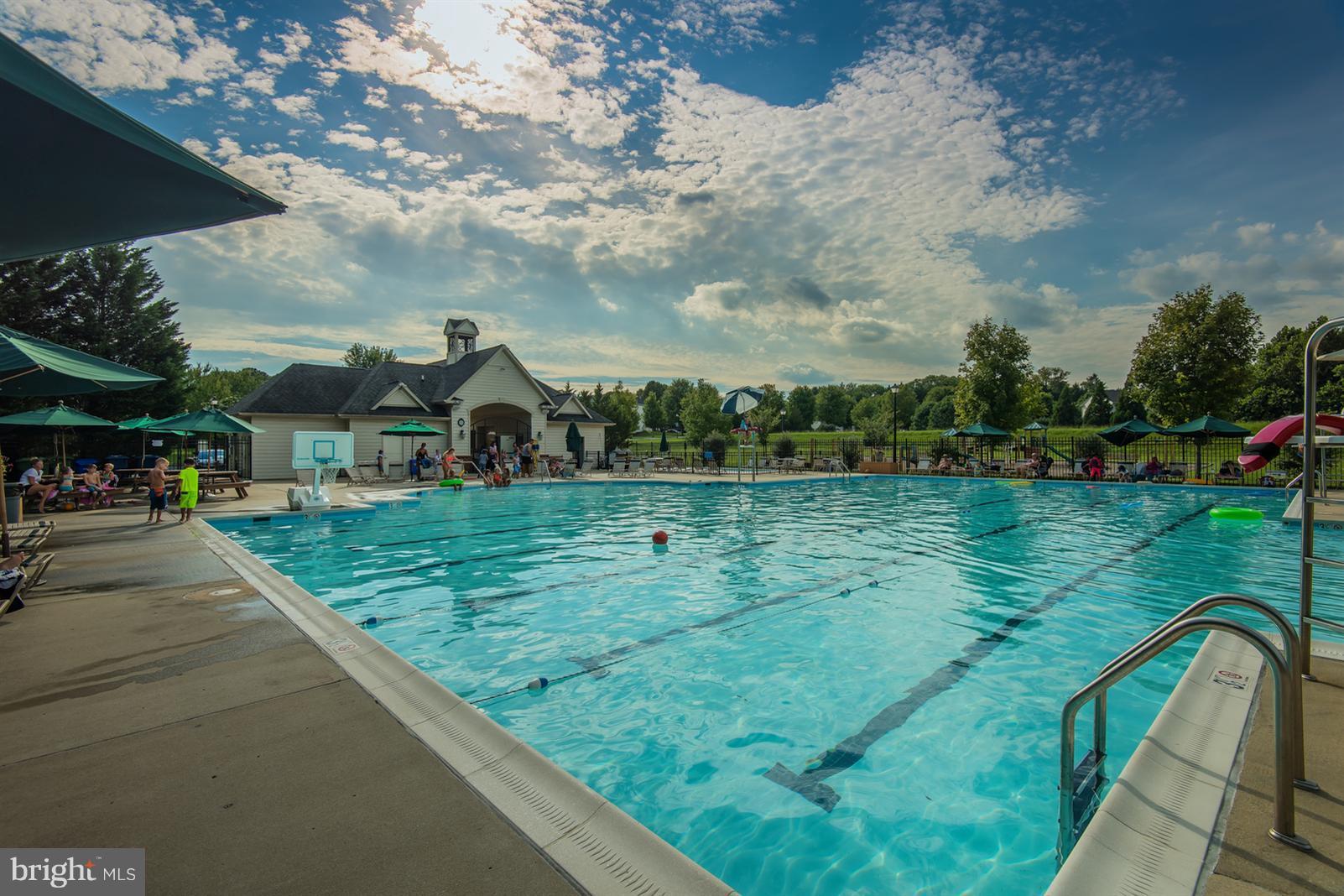 MANOR OAKS - Residential