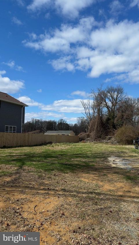 8805 OXON HILL ROAD FORT WASHINGTON MD 20744