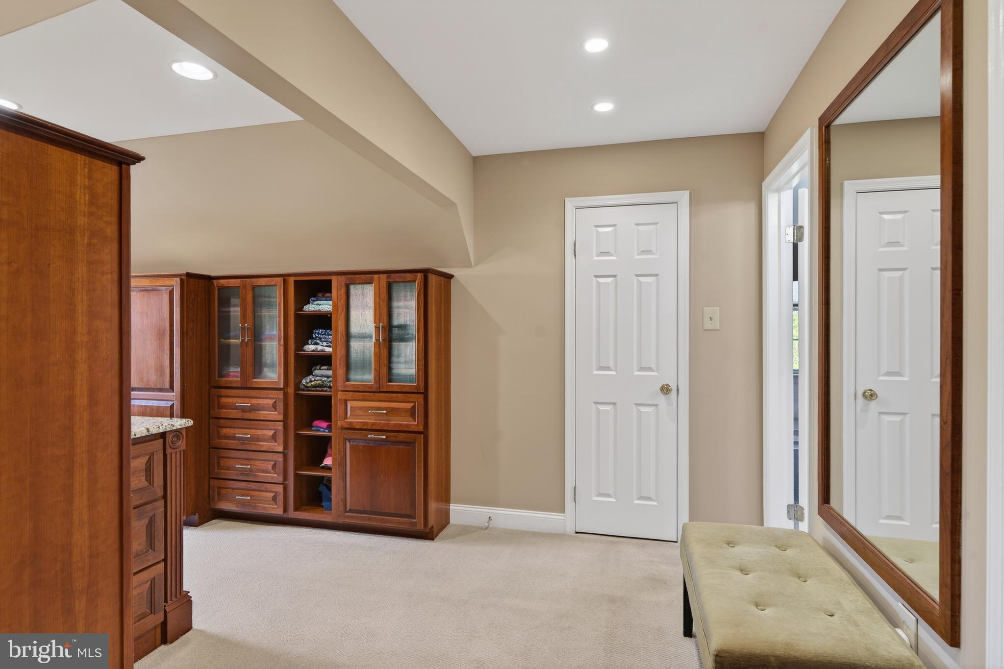 FORT WASHINGTON - Residential