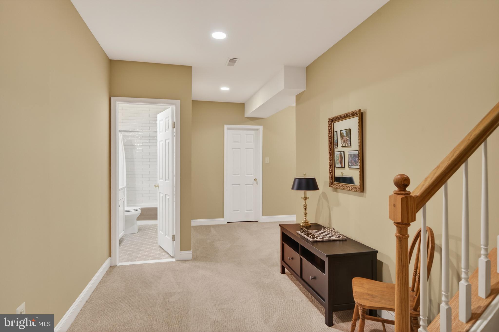 FORT WASHINGTON - Residential