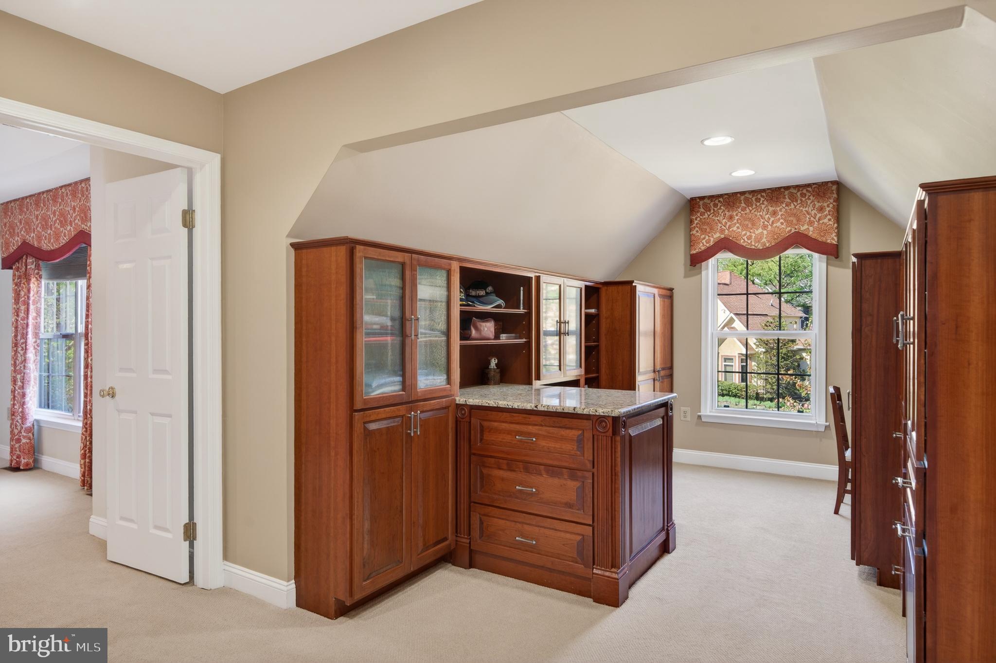 FORT WASHINGTON - Residential