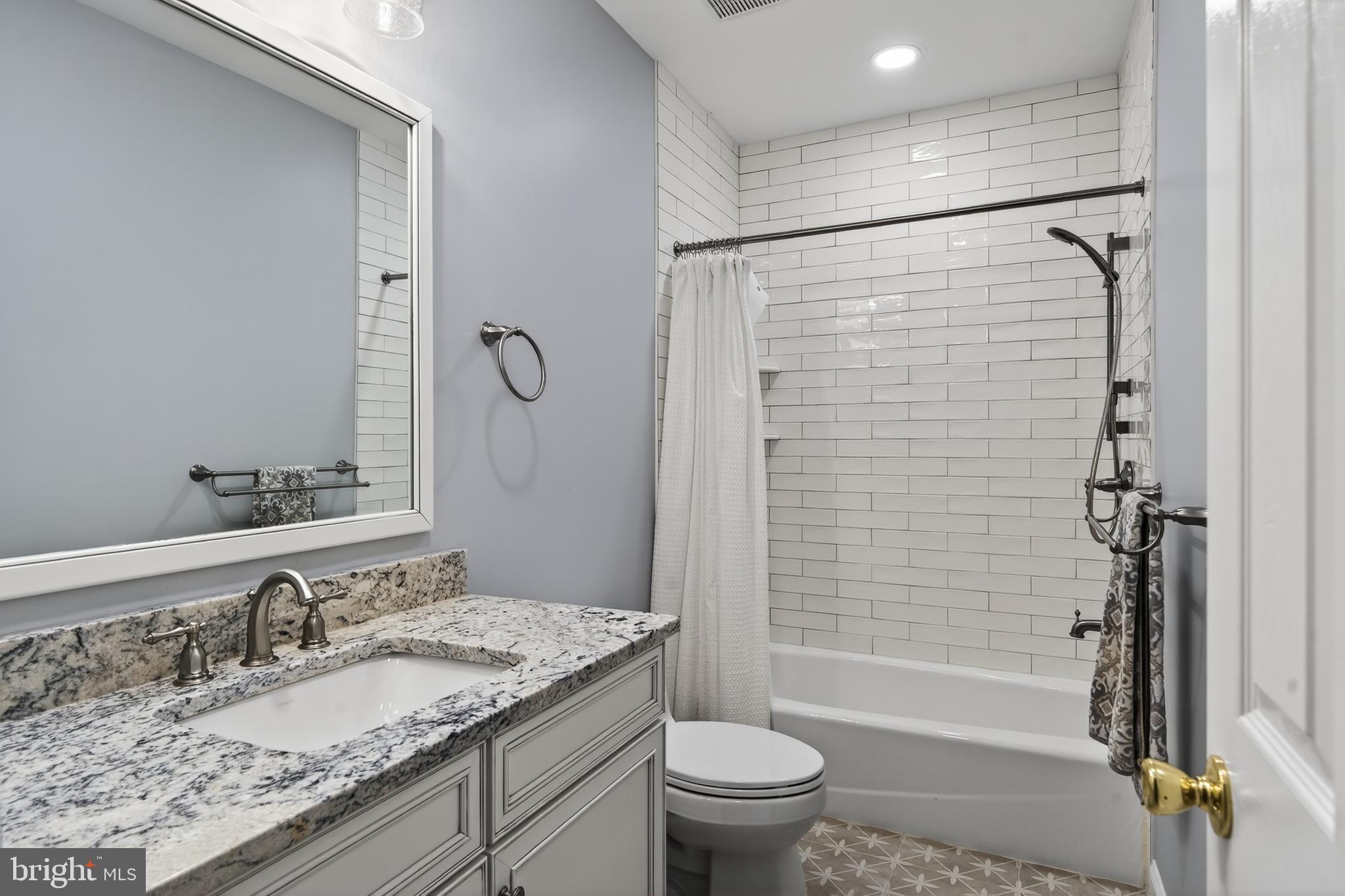 FORT WASHINGTON - Residential