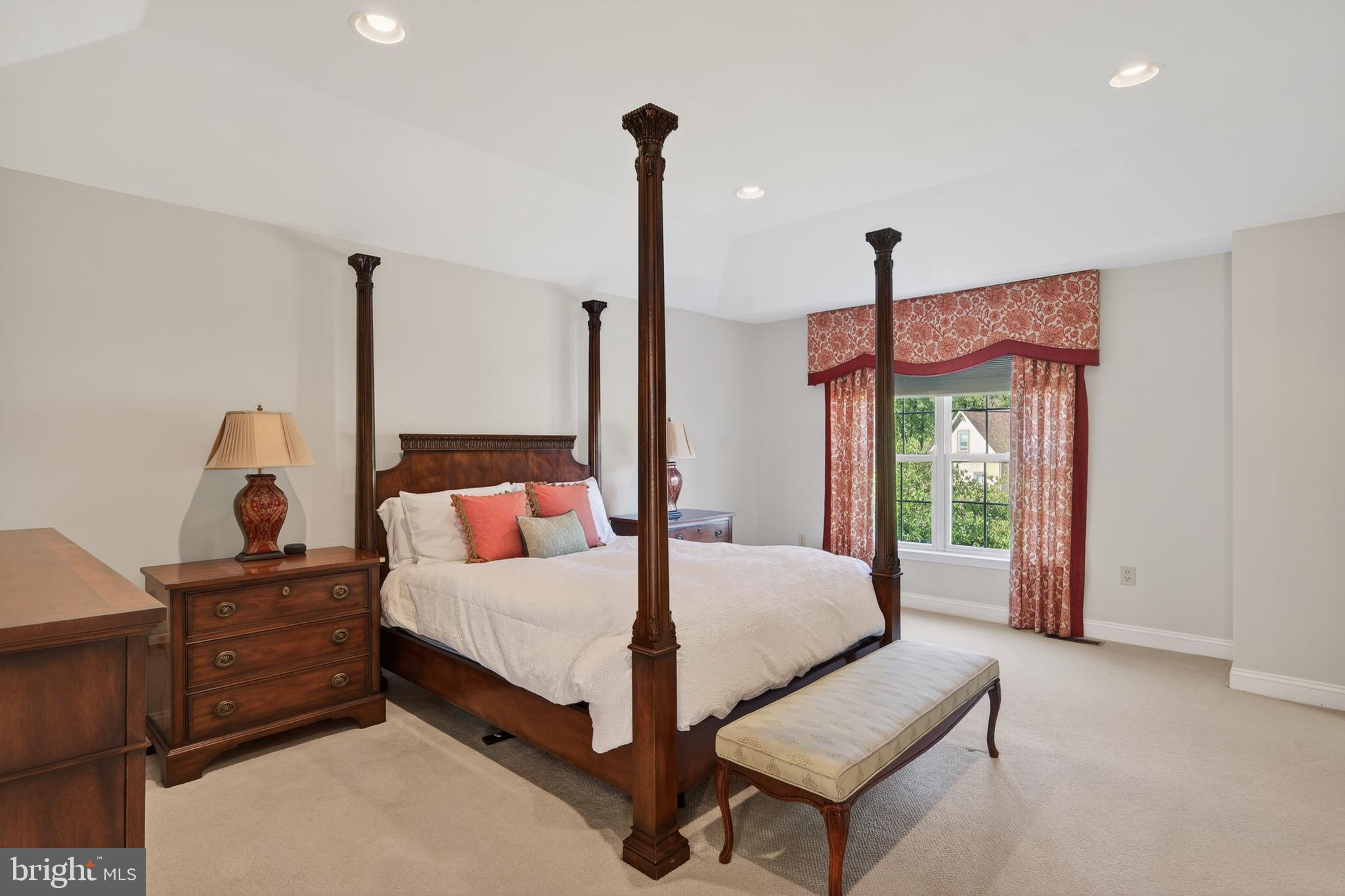 FORT WASHINGTON - Residential