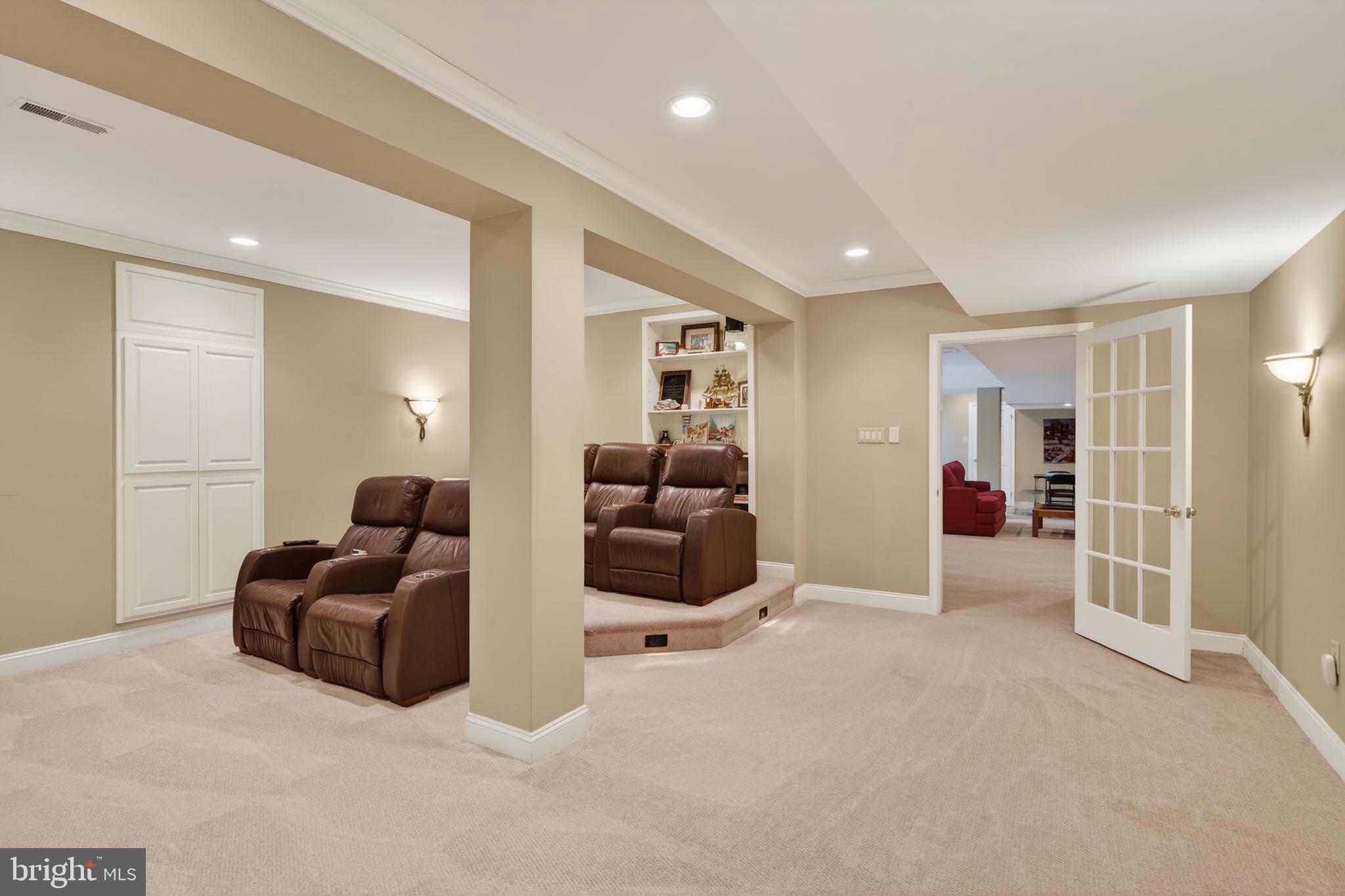 FORT WASHINGTON - Residential