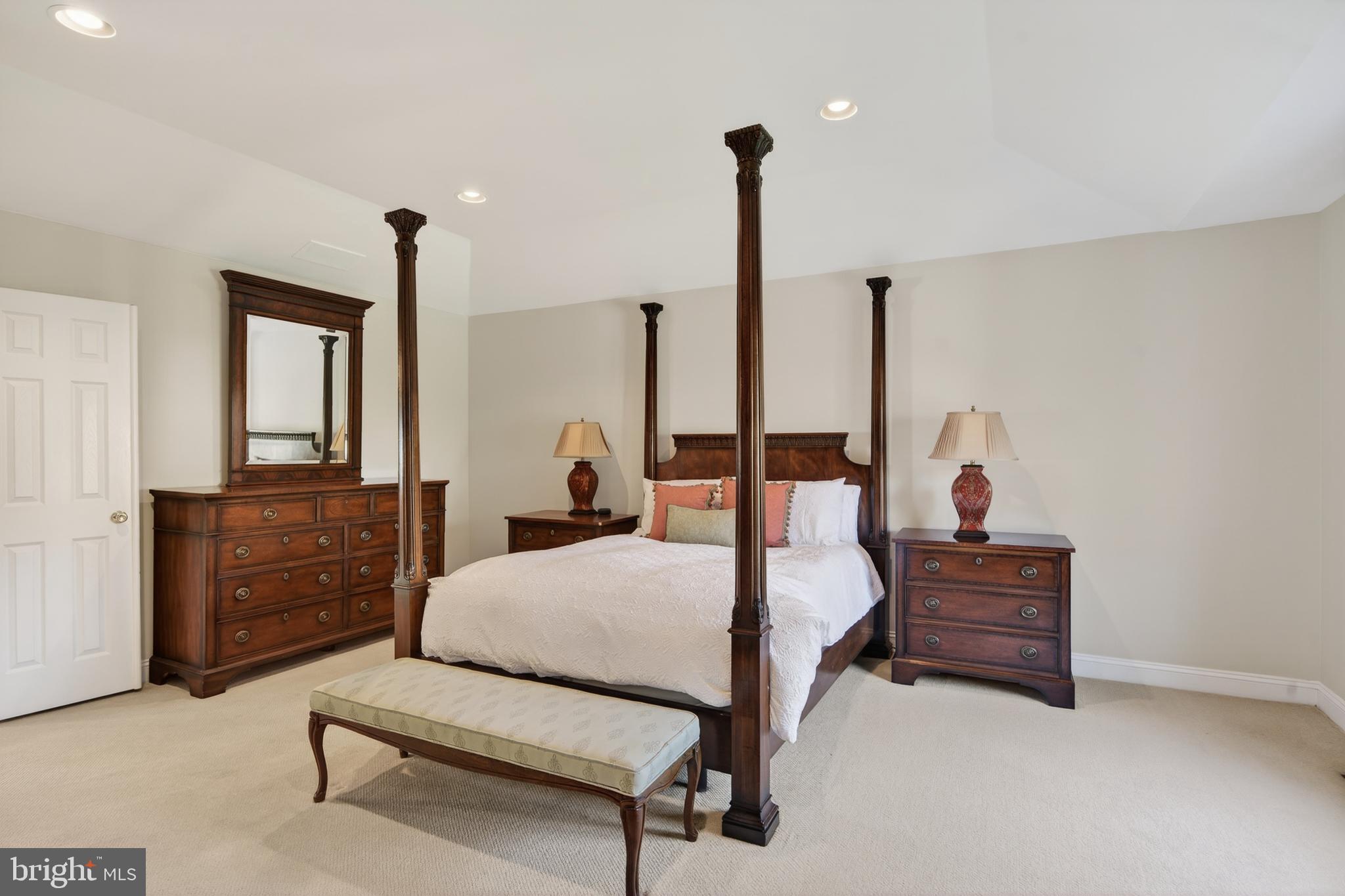 FORT WASHINGTON - Residential