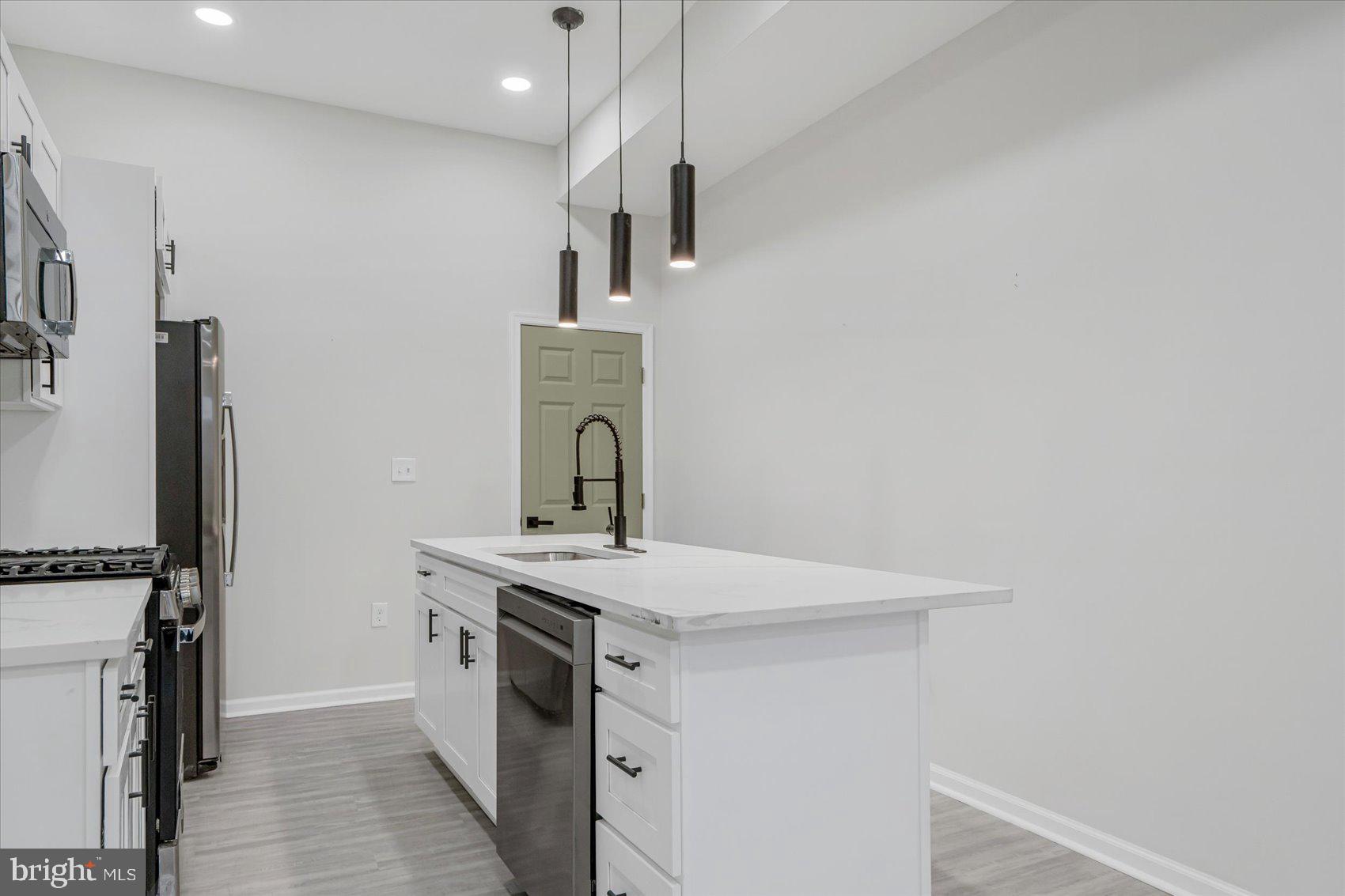 BROADWAY EAST - Residential