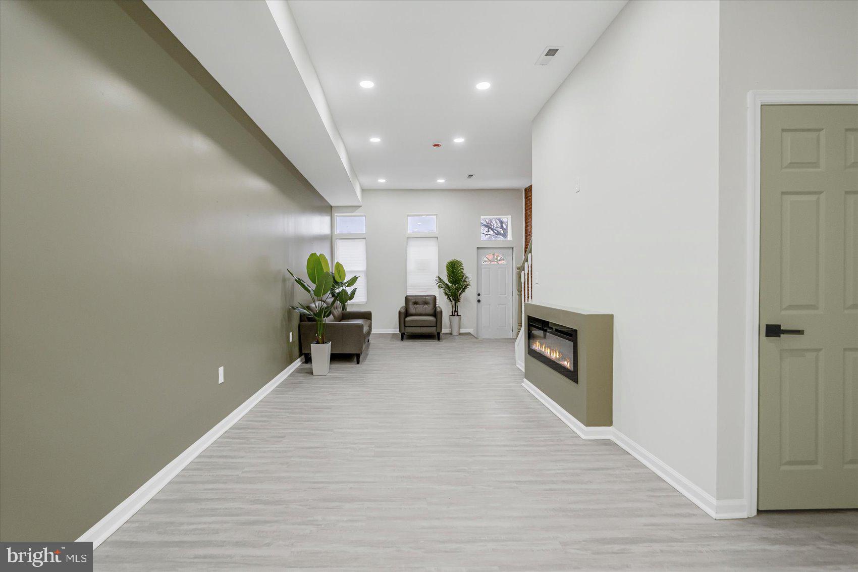 BROADWAY EAST - Residential