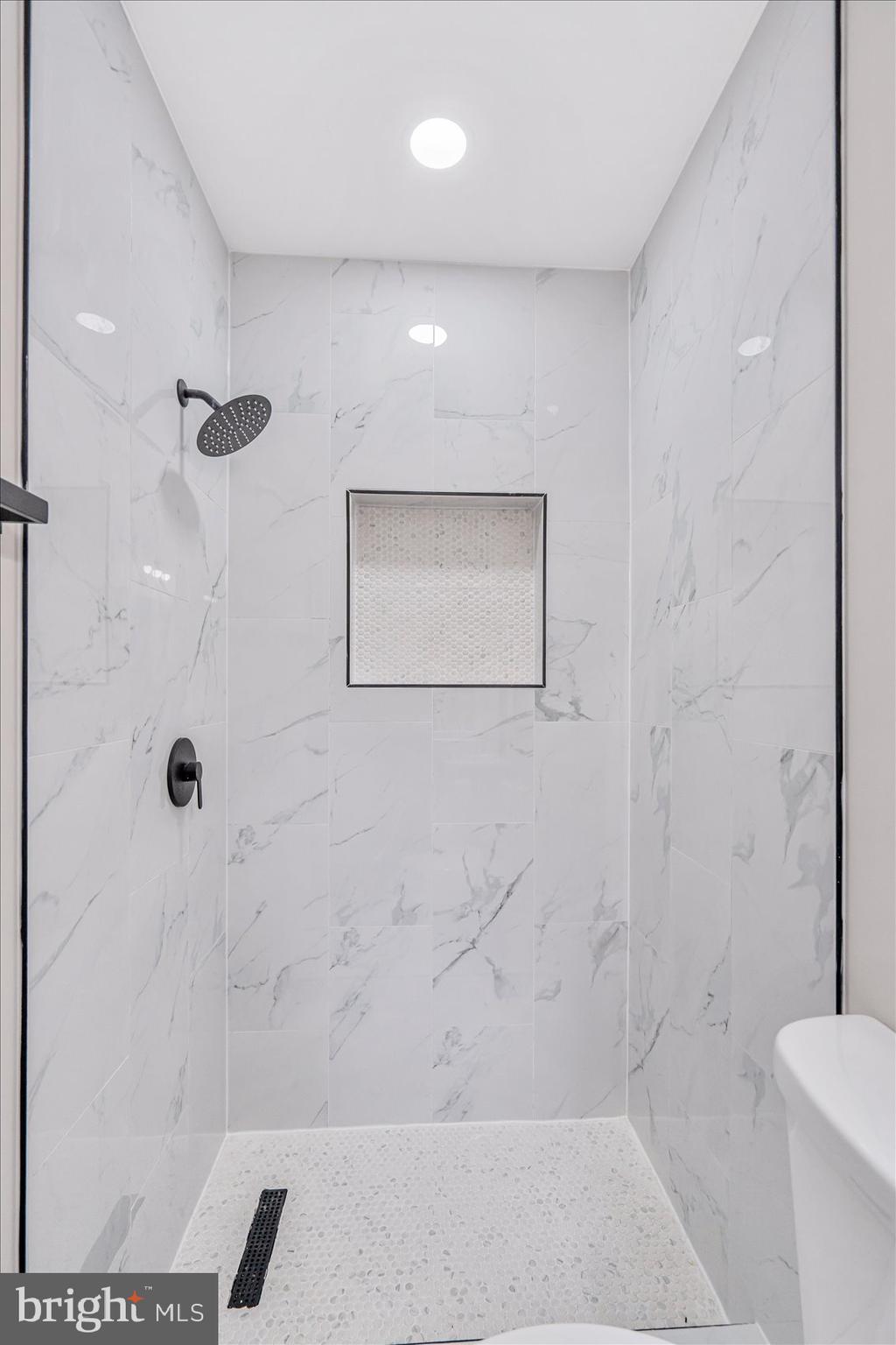 BROADWAY EAST - Residential