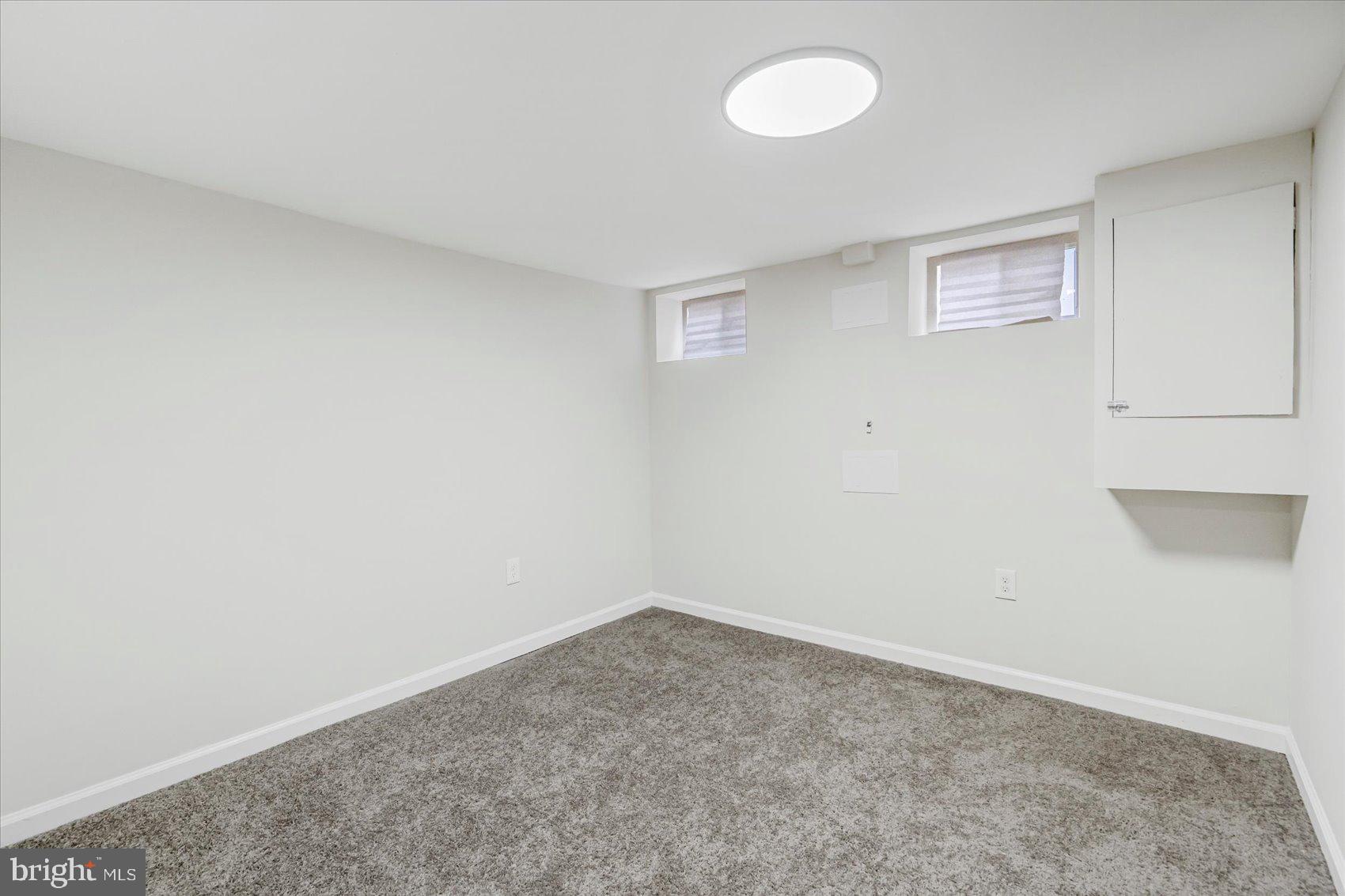 BROADWAY EAST - Residential