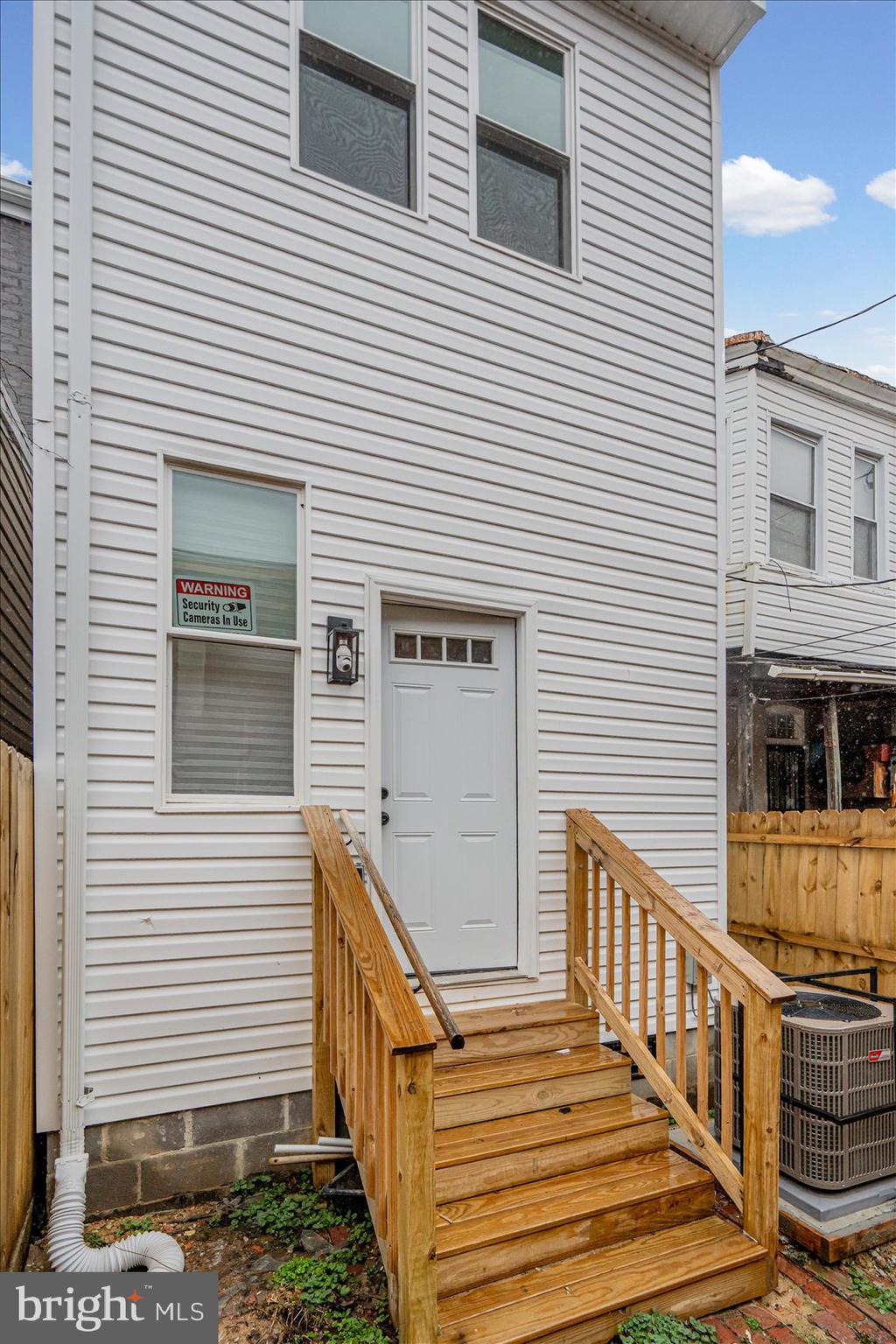 BROADWAY EAST - Residential