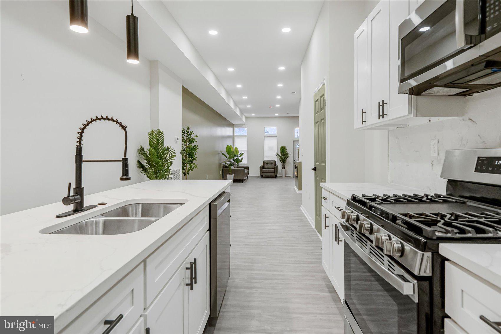 BROADWAY EAST - Residential