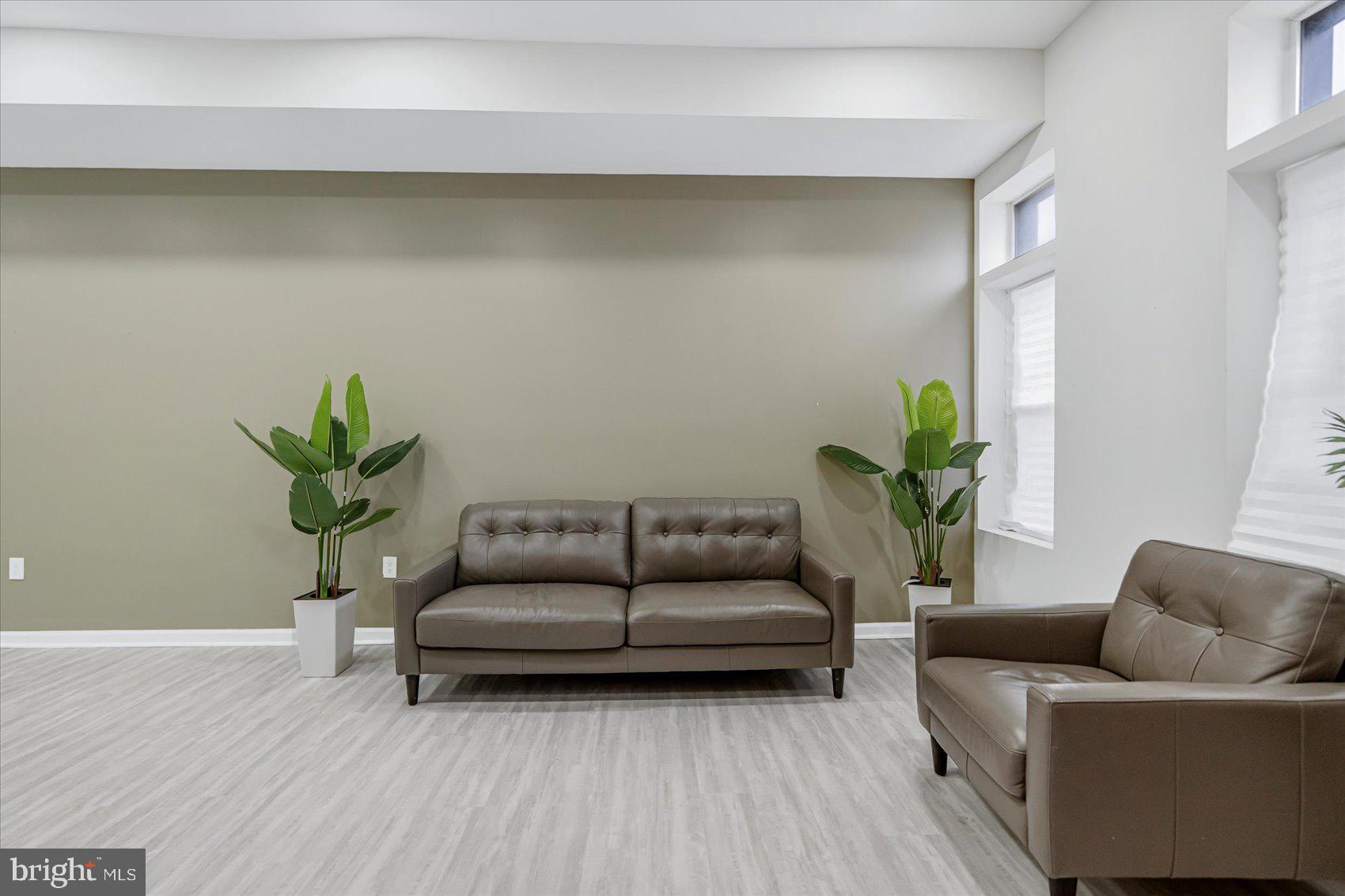 BROADWAY EAST - Residential