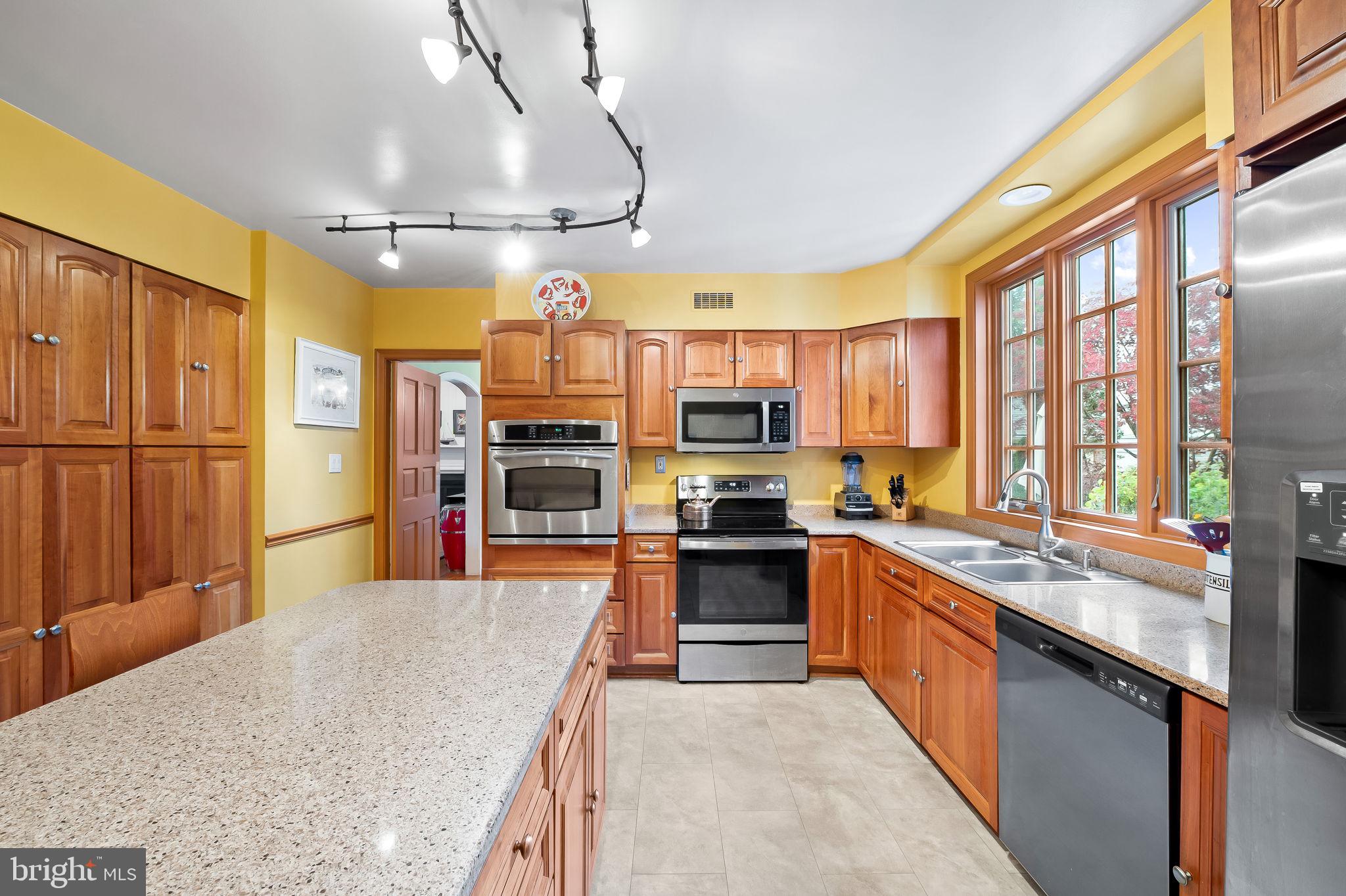 HOMELAND HISTORIC DISTRICT - Residential