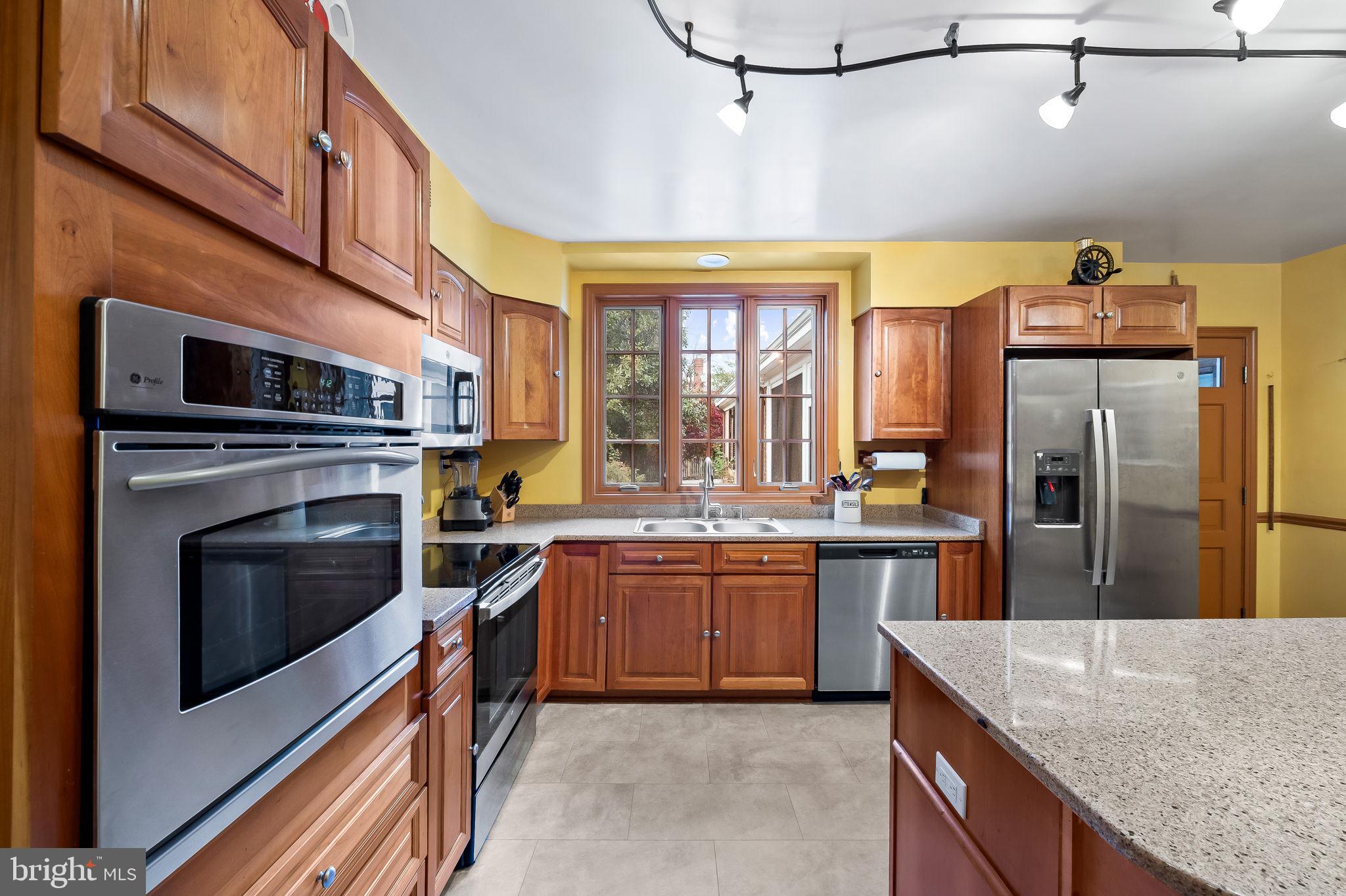 HOMELAND HISTORIC DISTRICT - Residential