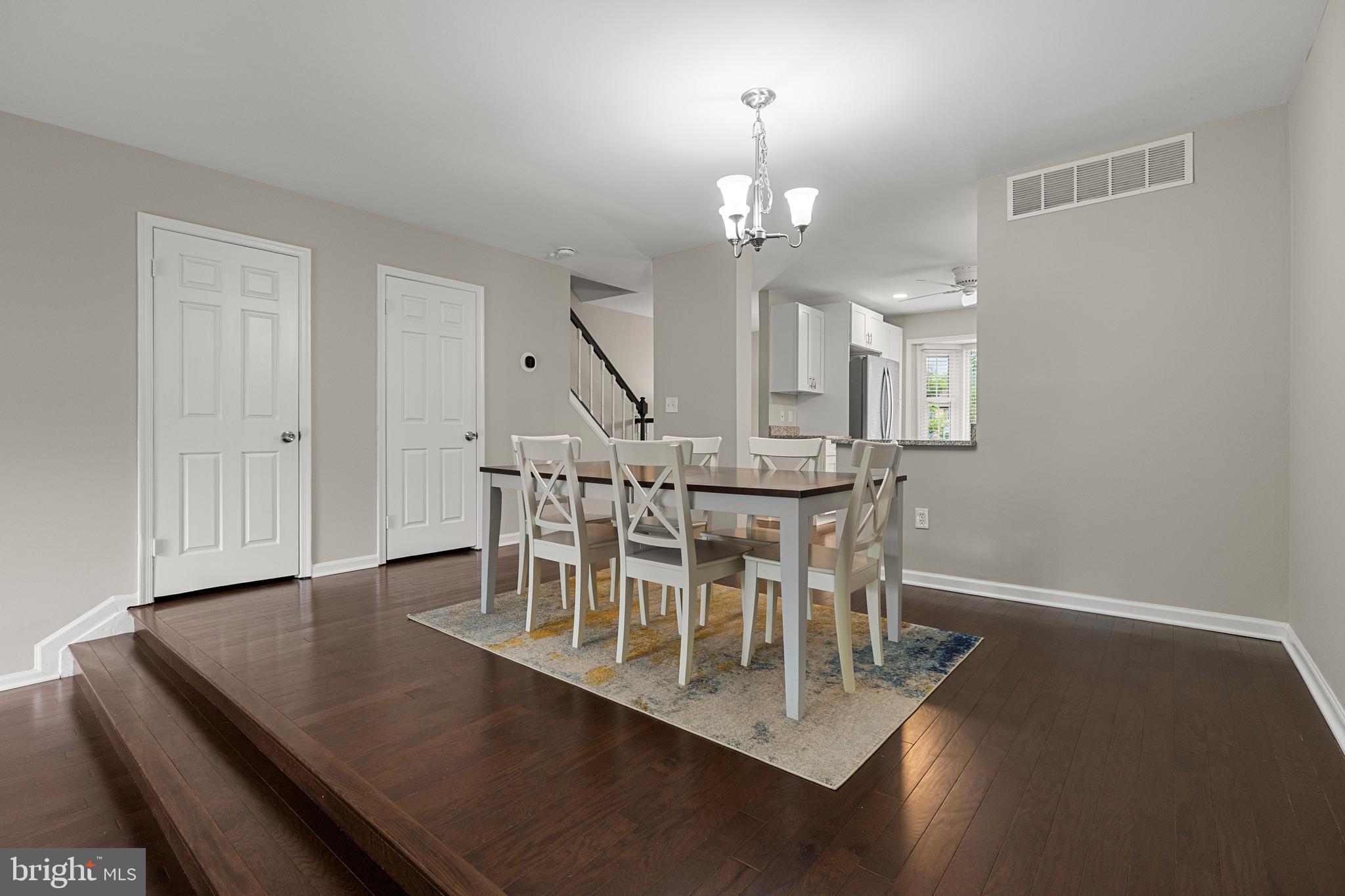 HUNTERS RUN - Residential
