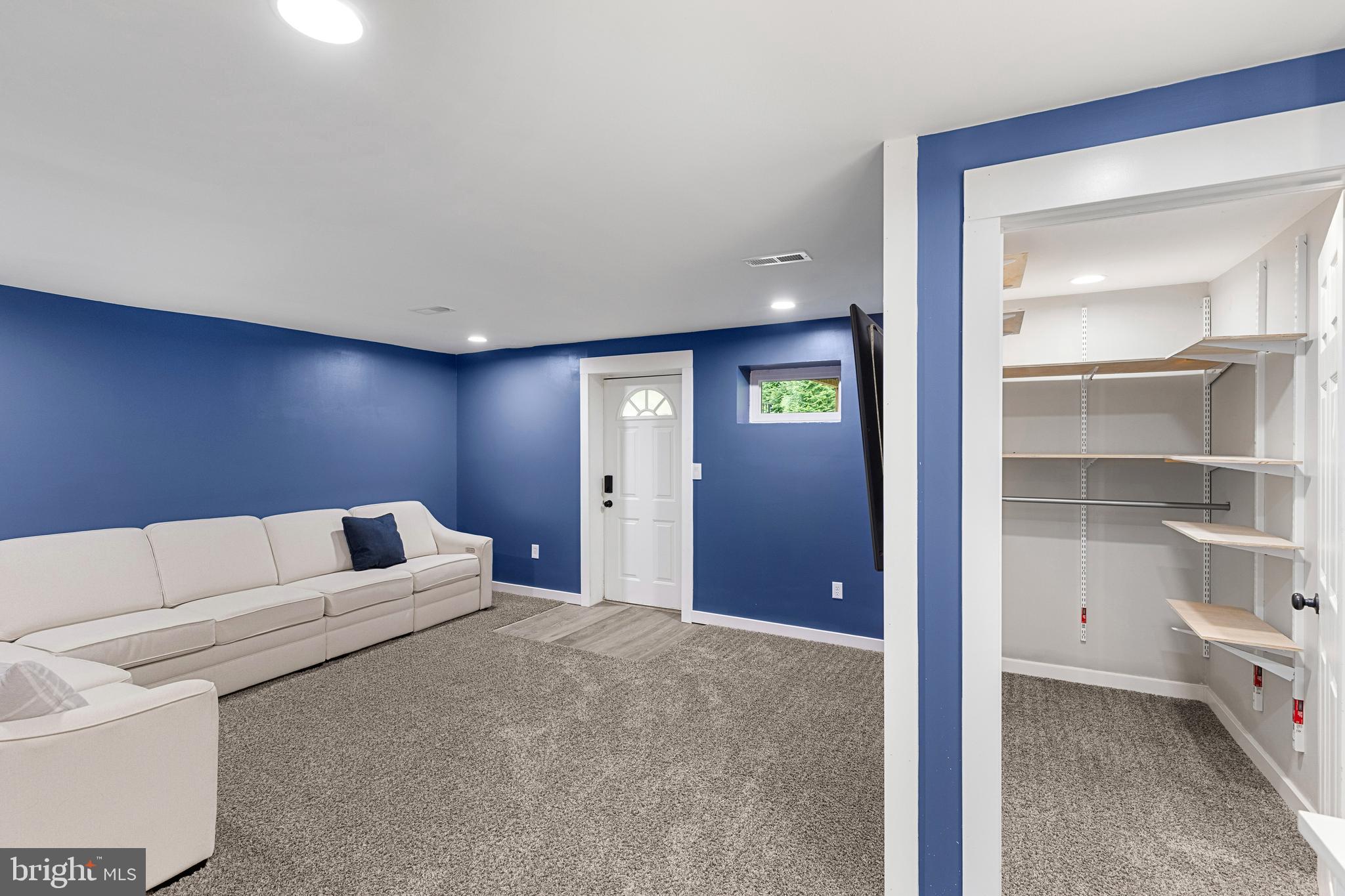 HUNTERS RUN - Residential