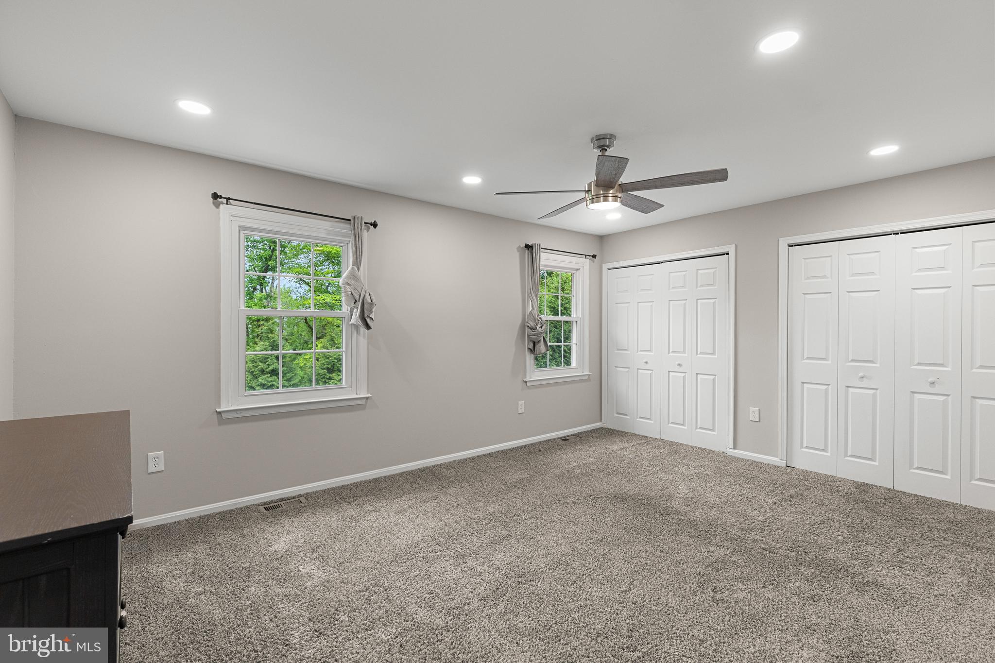 HUNTERS RUN - Residential