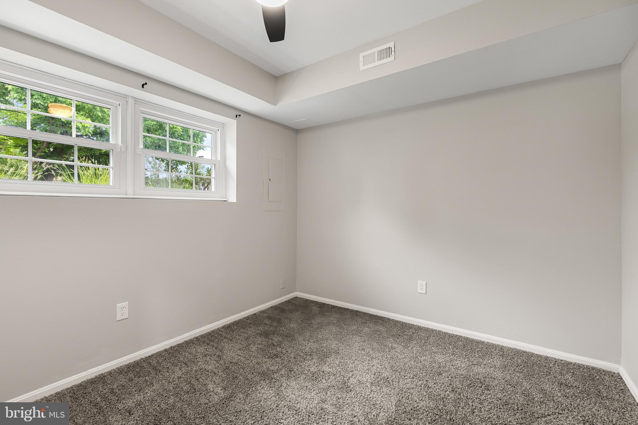 HUNTERS RUN - Residential