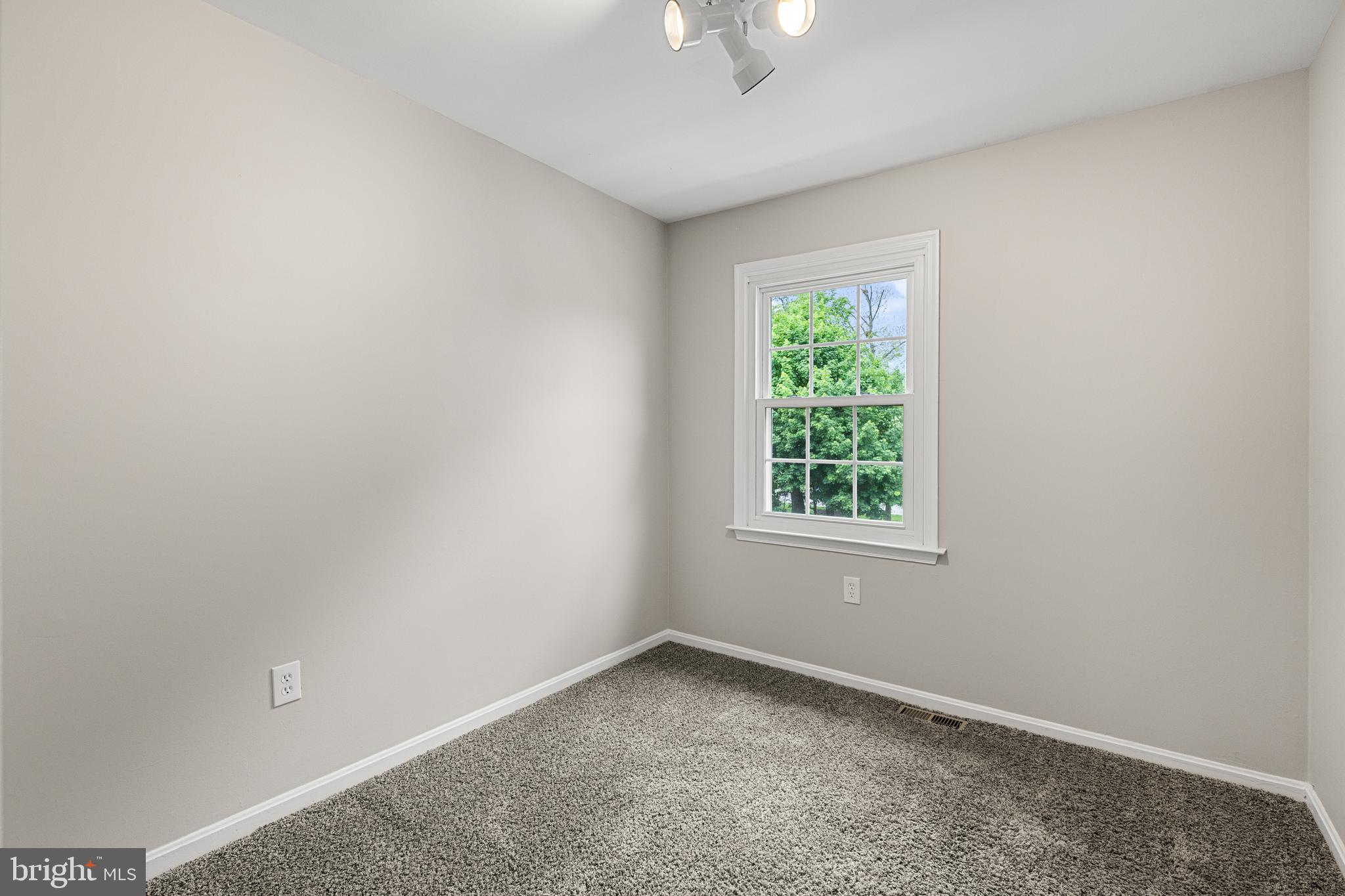 HUNTERS RUN - Residential