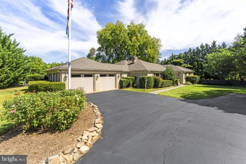 Photo of 208 Wirt Street NW, LEESBURG, VA 20176 (MLS # VALO2136282)