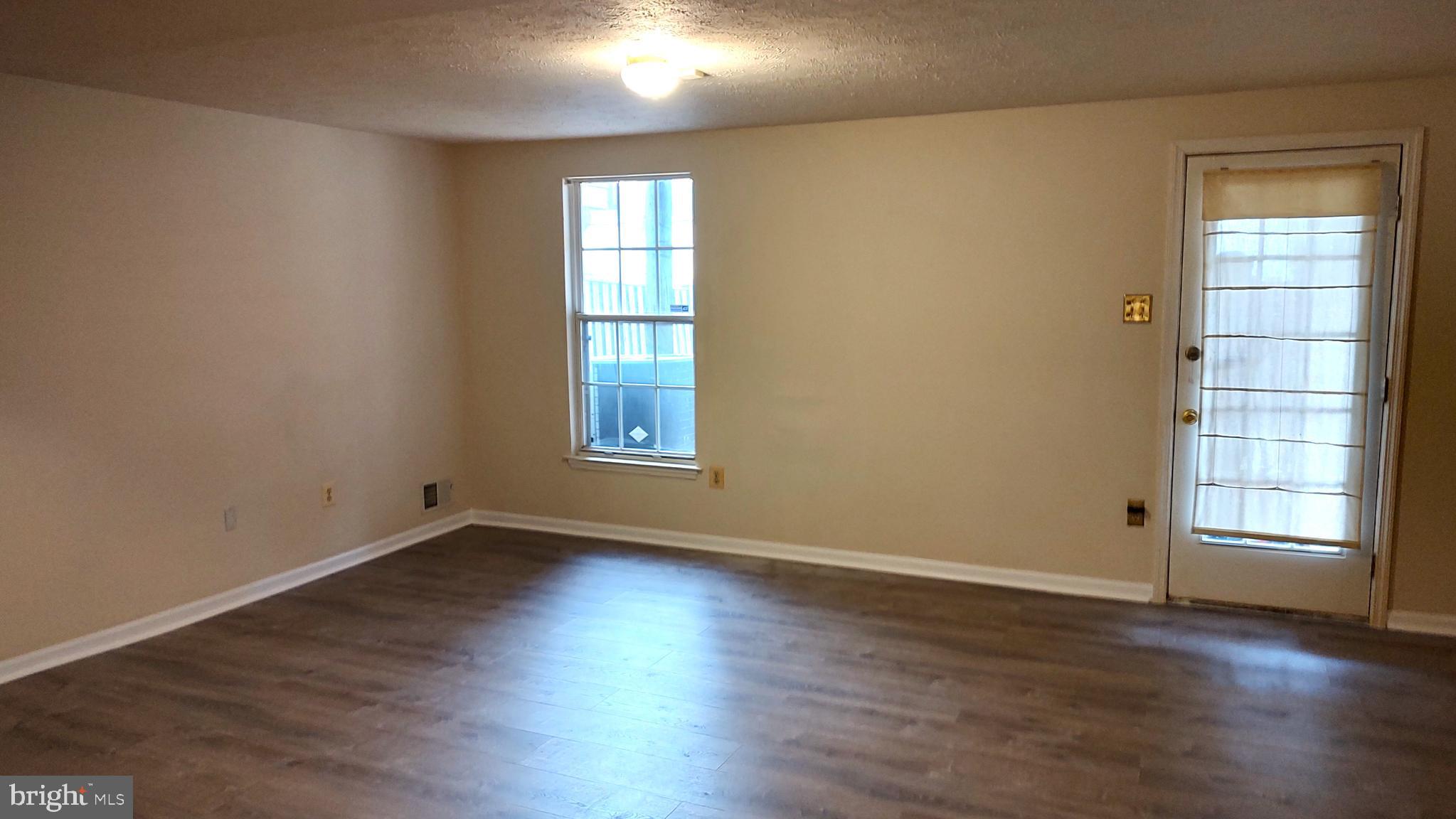 COUNTRY WALK - Residential Lease