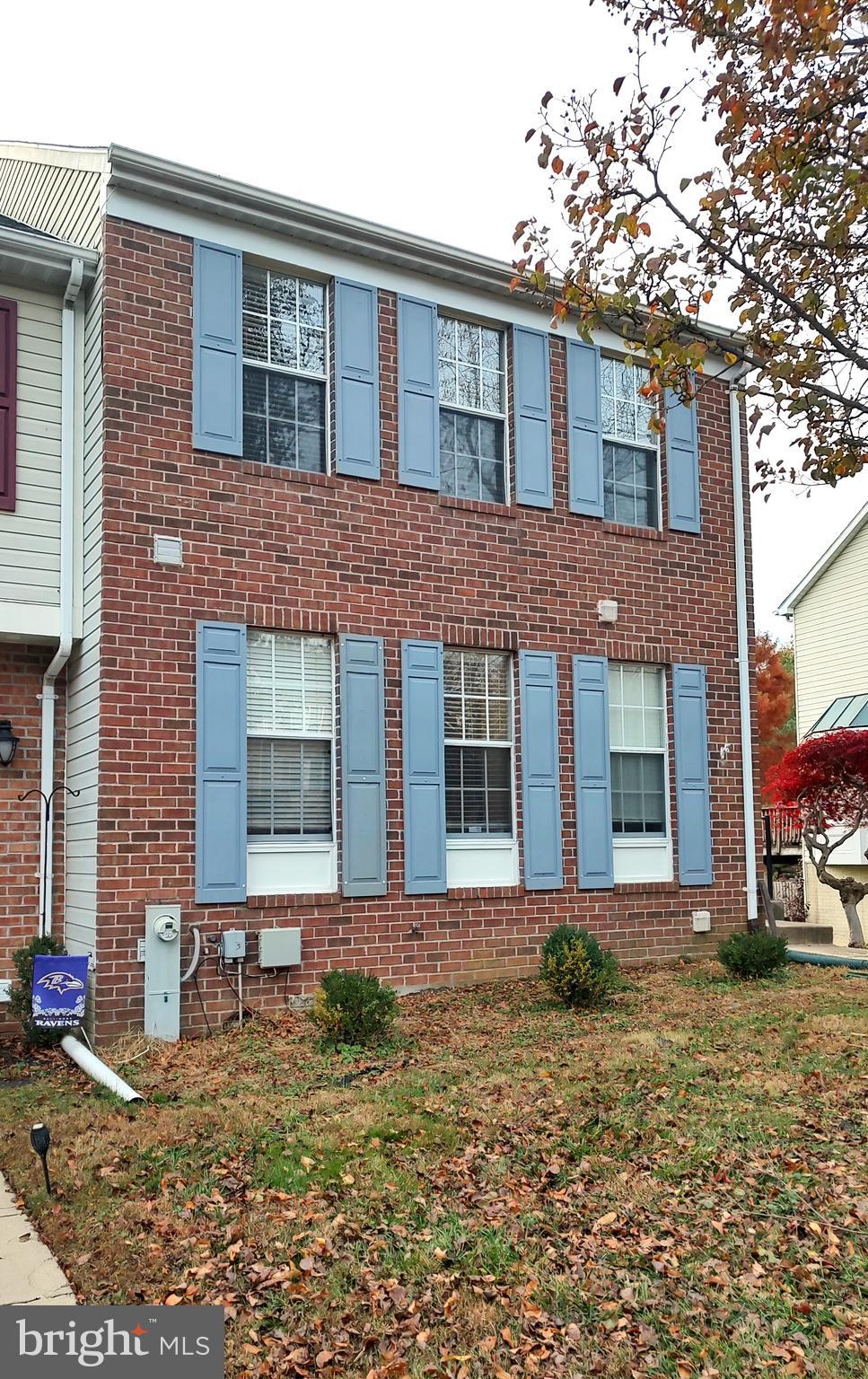 COUNTRY WALK - Residential Lease