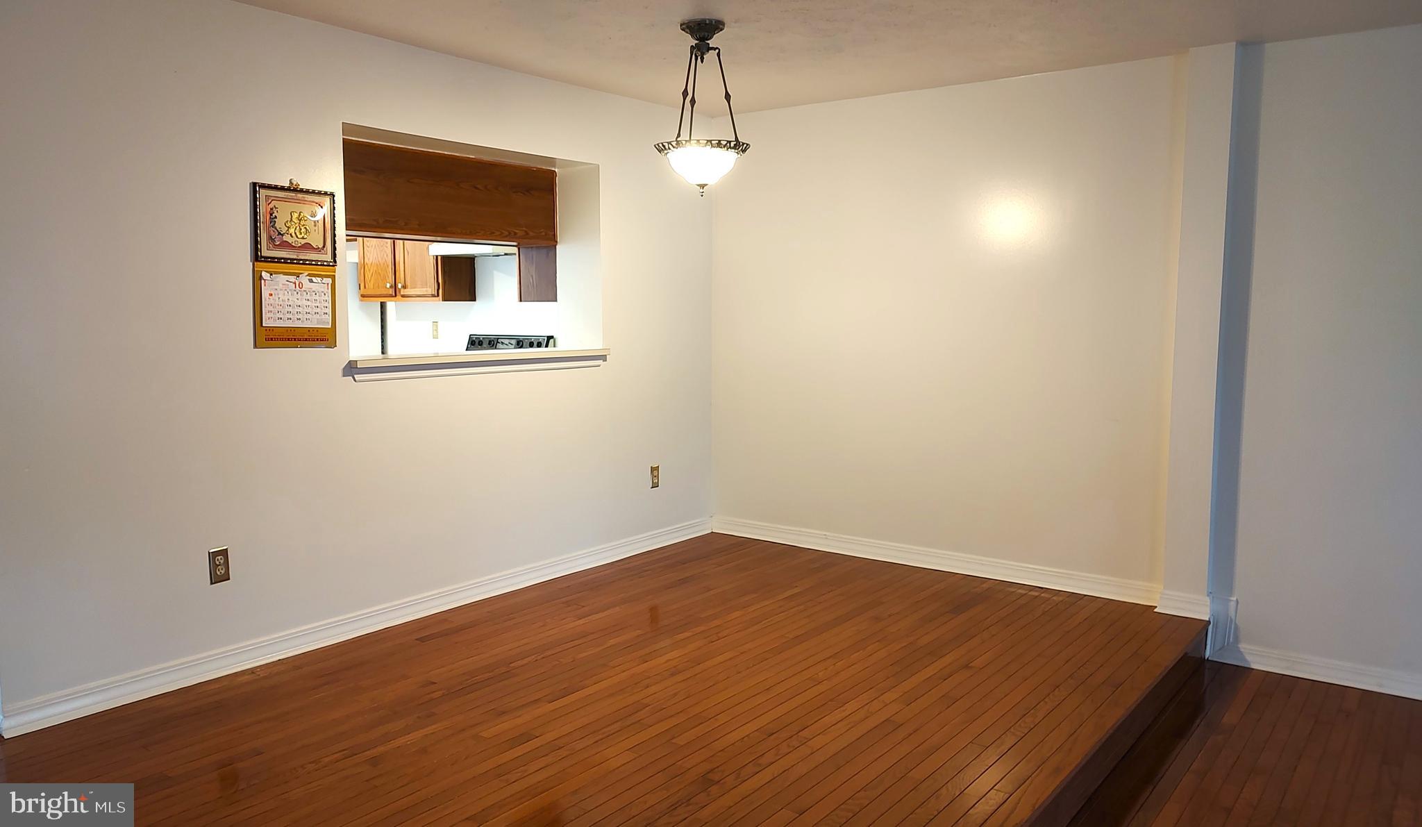 COUNTRY WALK - Residential Lease