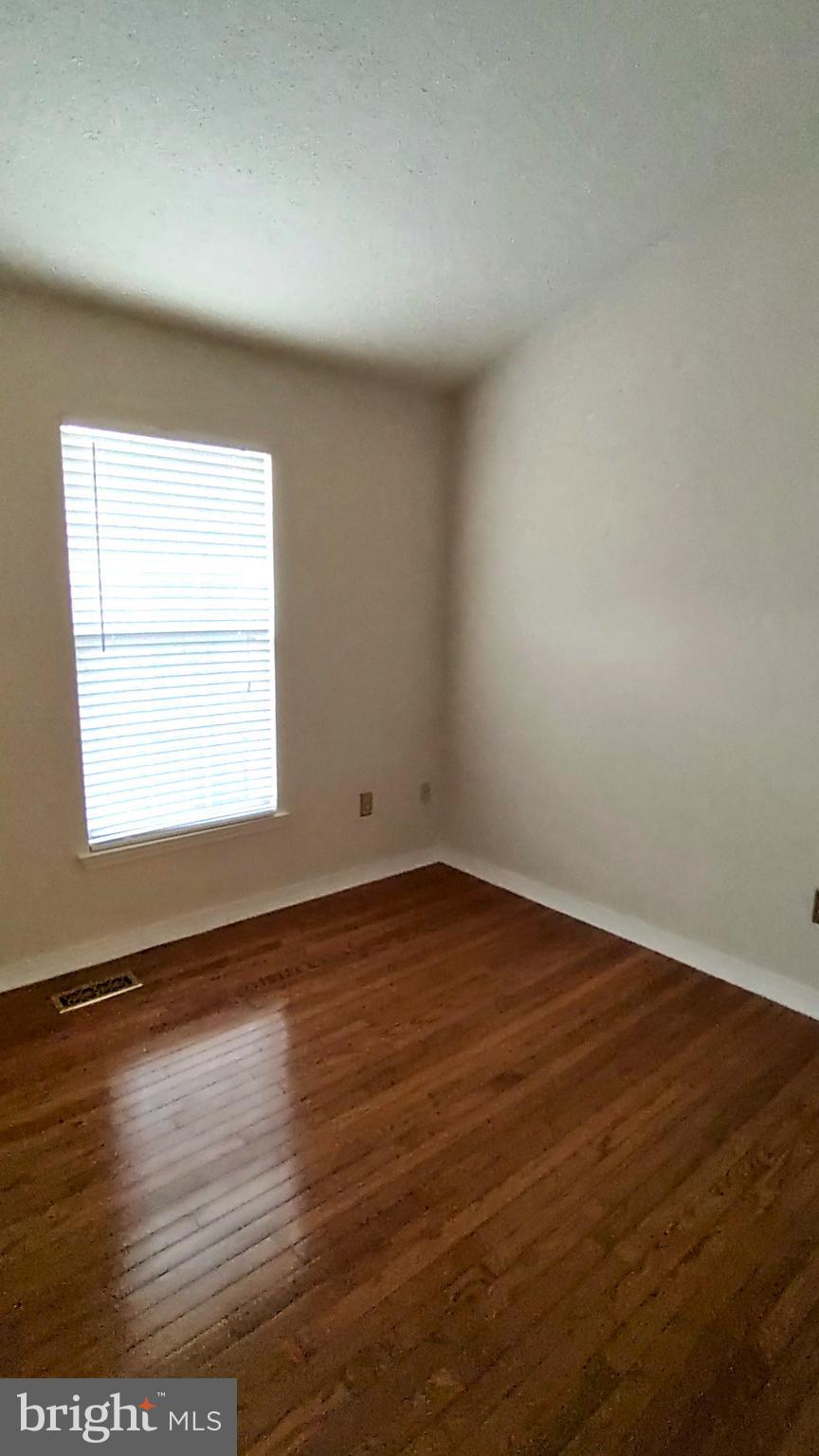 COUNTRY WALK - Residential Lease