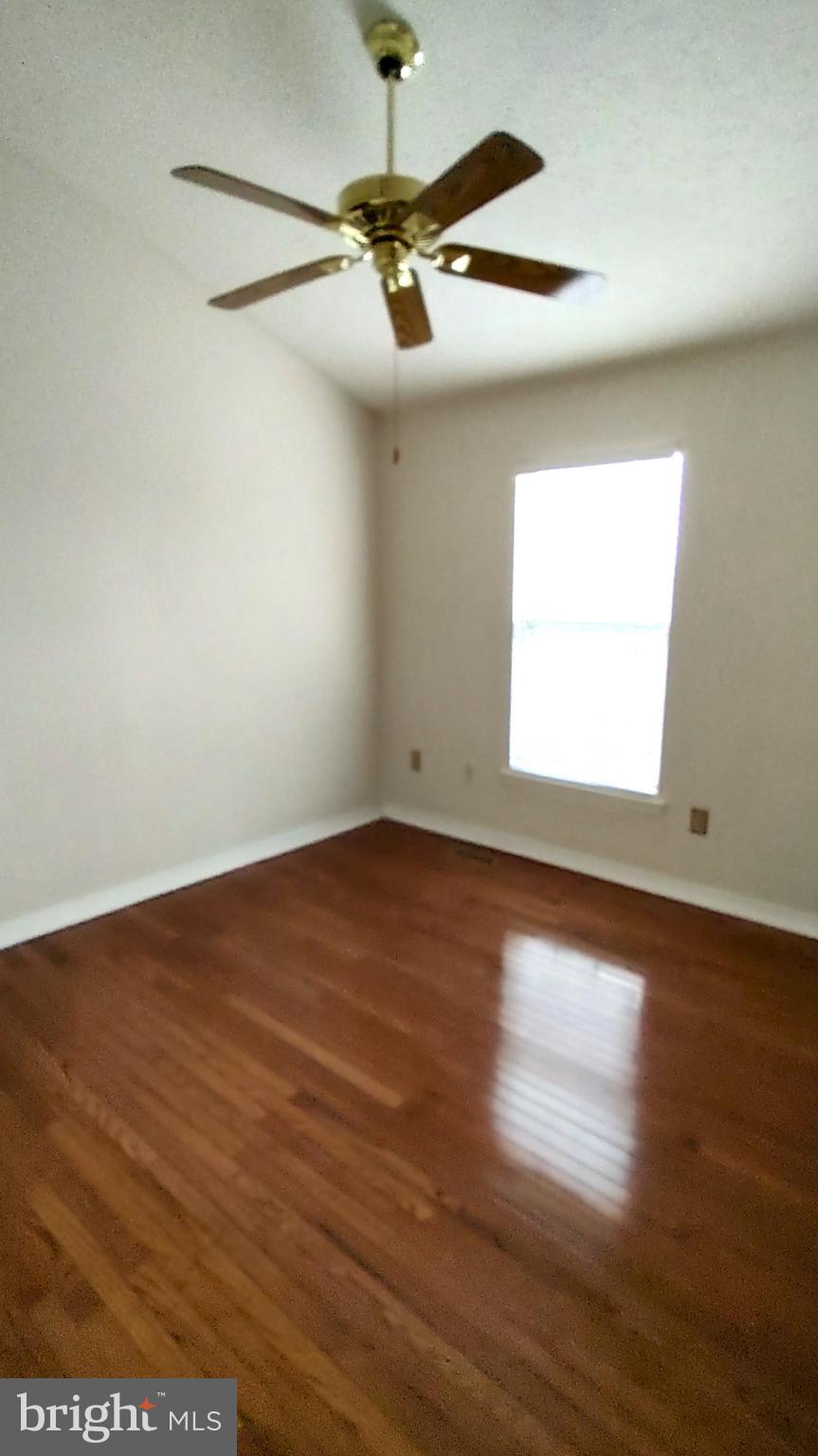 COUNTRY WALK - Residential Lease