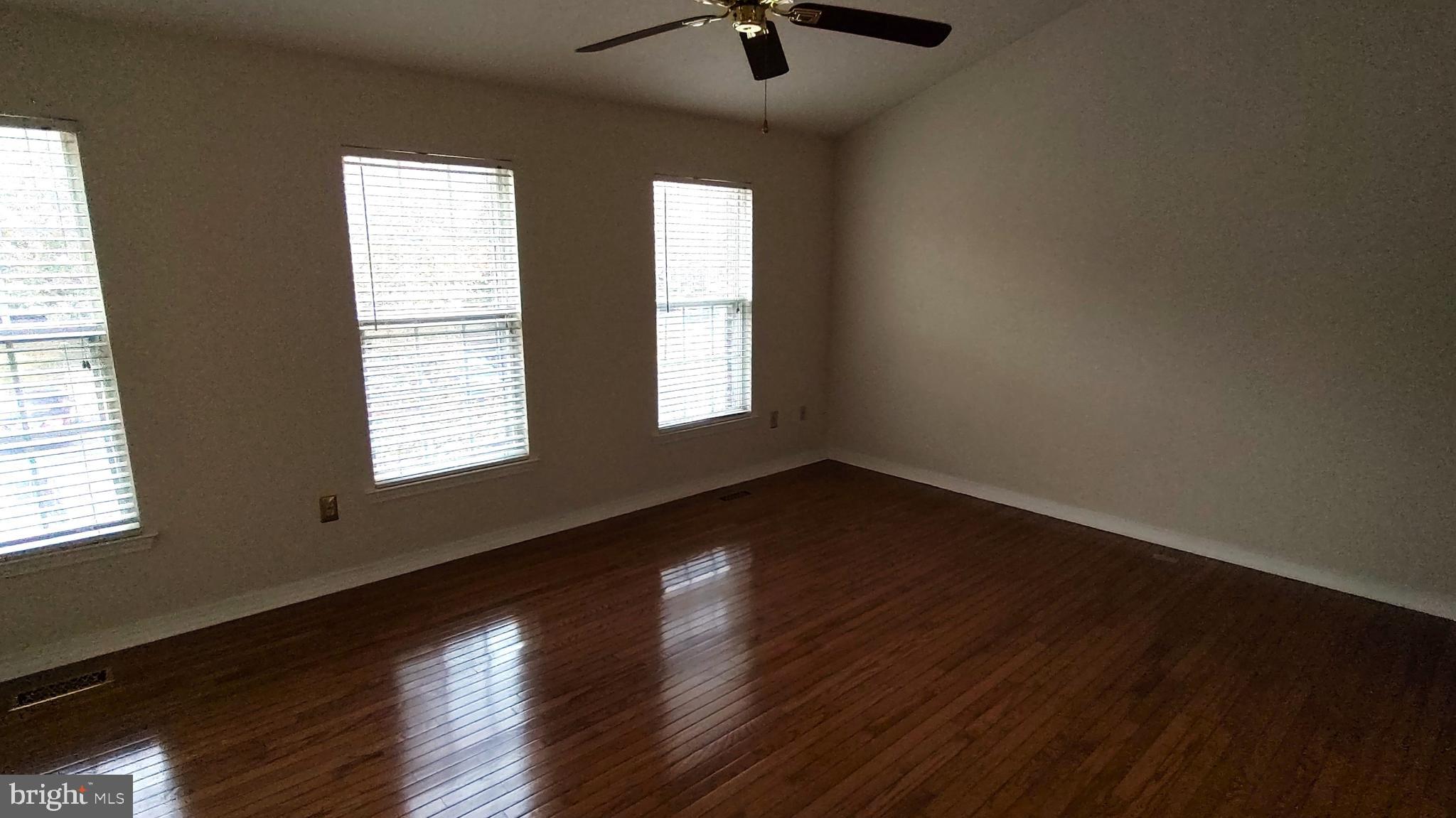 COUNTRY WALK - Residential Lease
