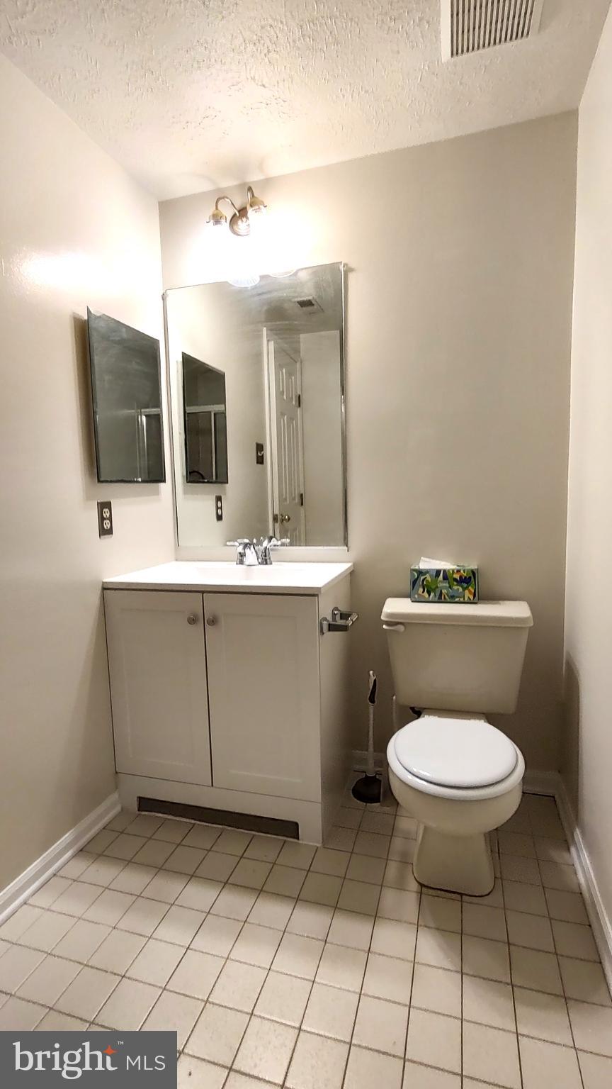 COUNTRY WALK - Residential Lease