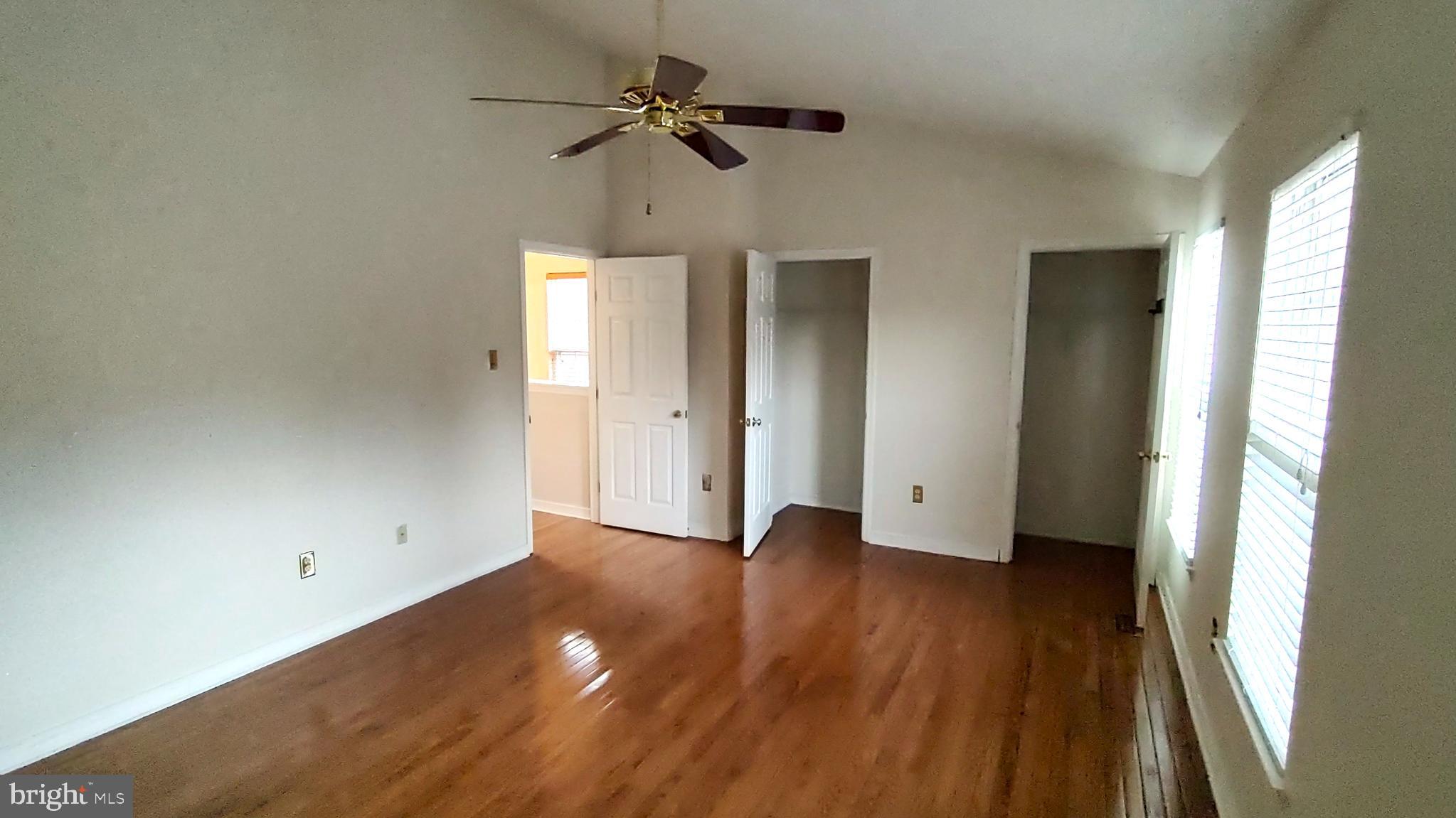 COUNTRY WALK - Residential Lease
