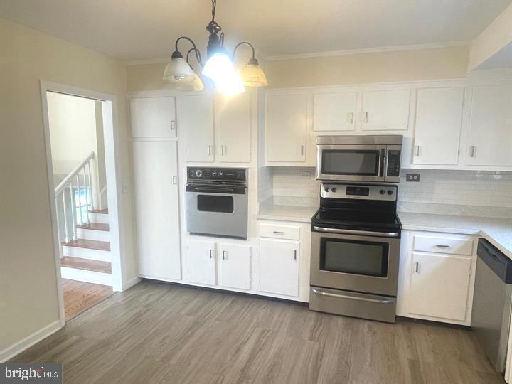 13008 WOODBURN DRIVE