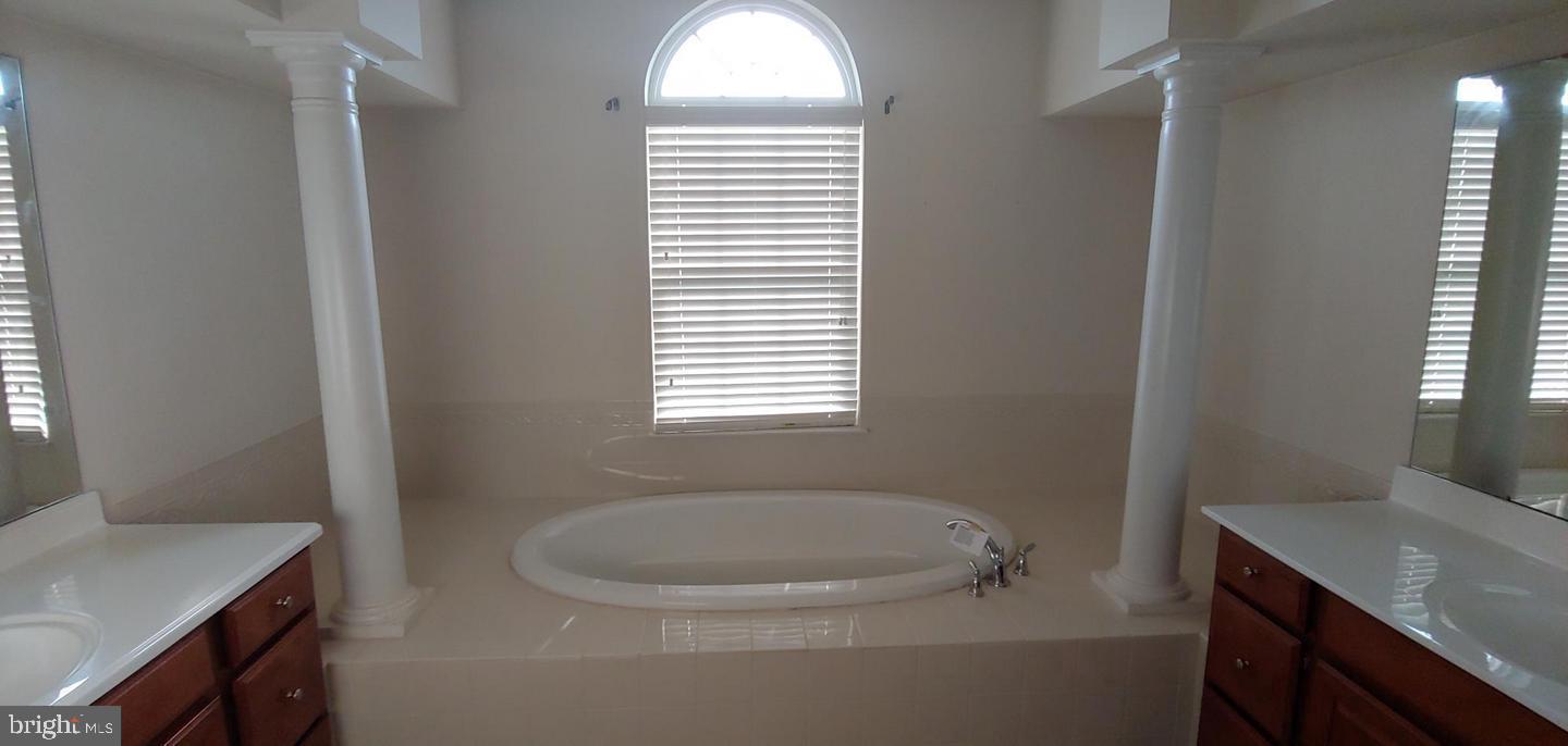 LINDEN GROVE - Residential