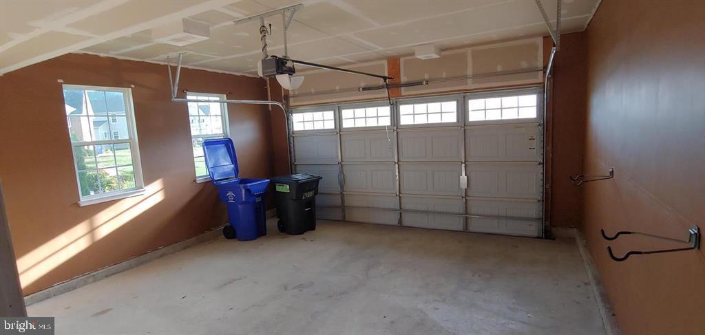 LINDEN GROVE - Residential