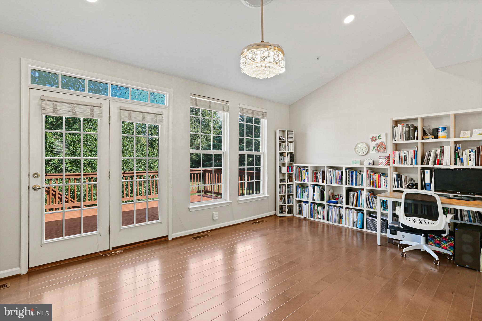 WAVERLY WOODS - Residential