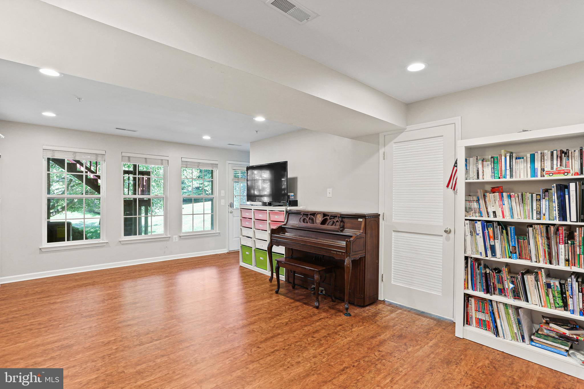 WAVERLY WOODS - Residential