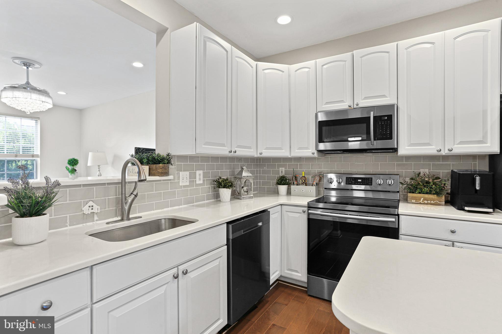 WAVERLY WOODS - Residential