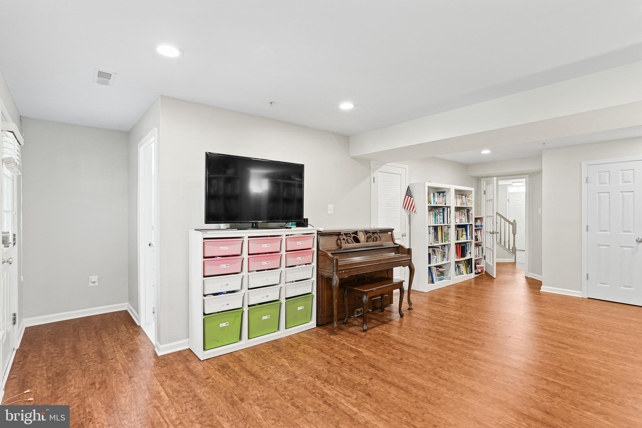 WAVERLY WOODS - Residential