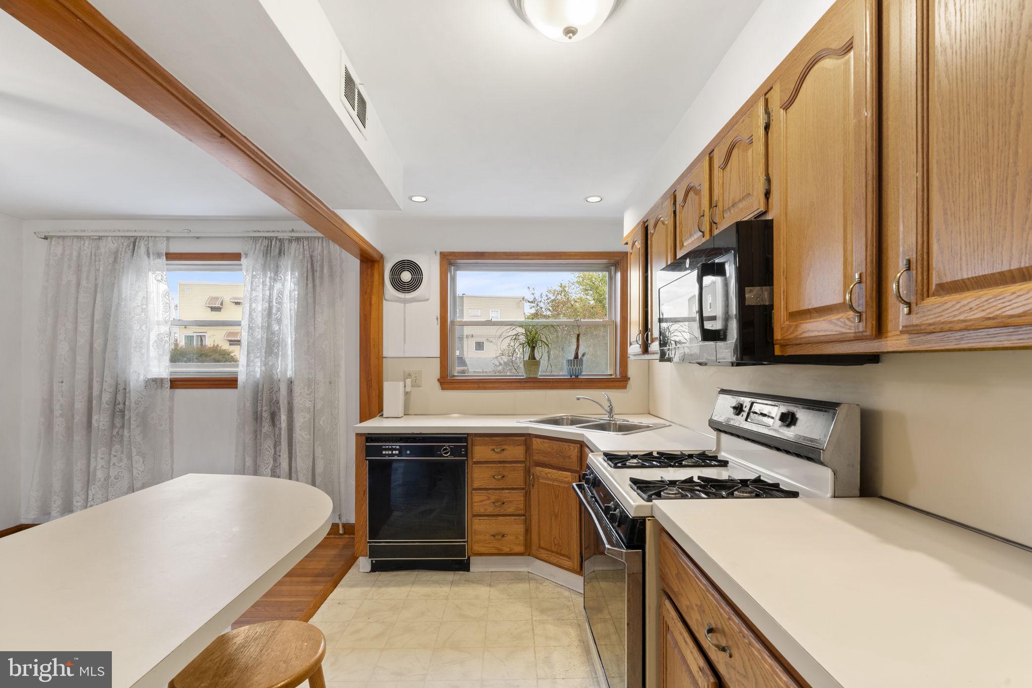 DELMAR VILLAGE - Residential