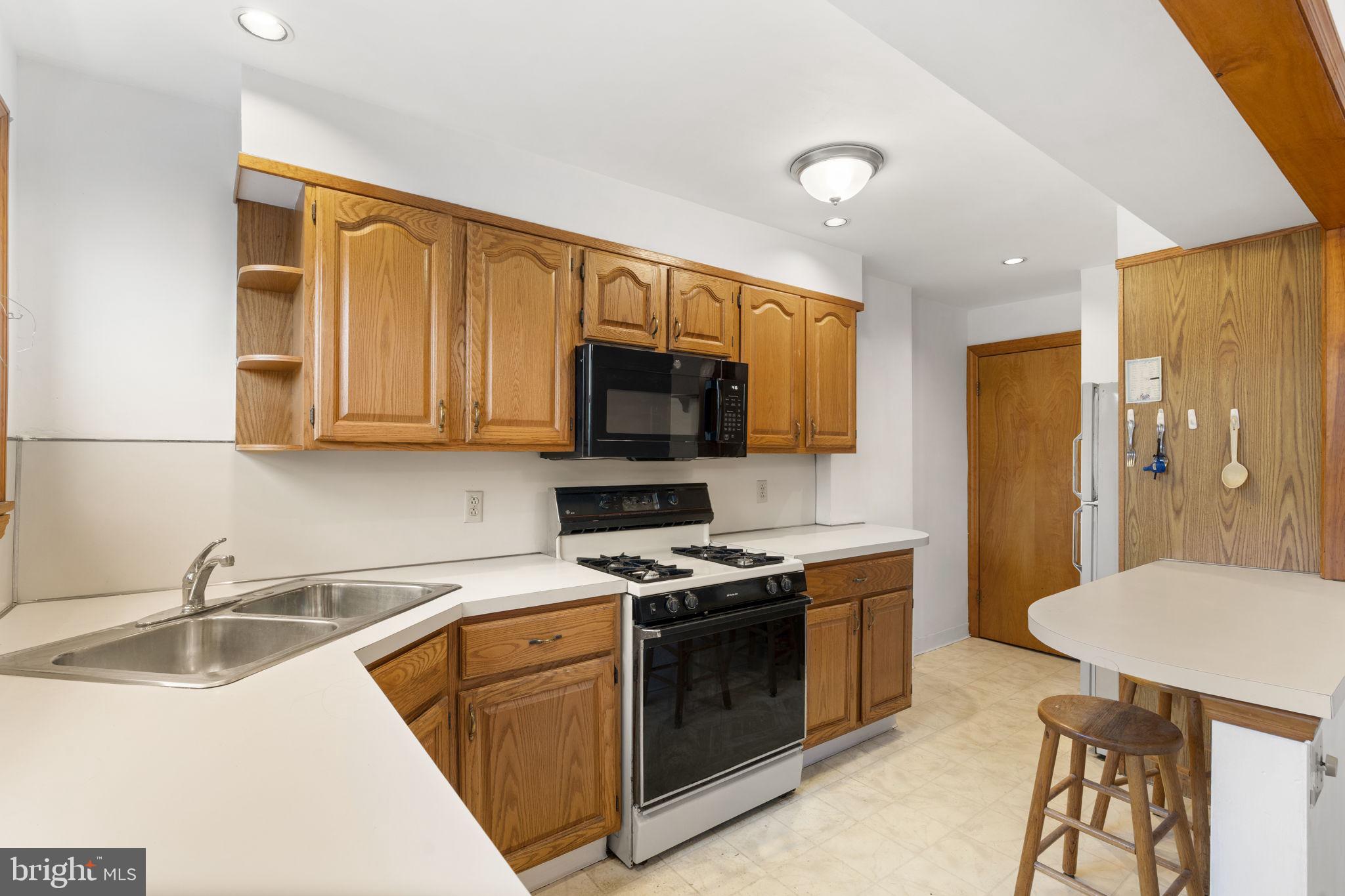 DELMAR VILLAGE - Residential